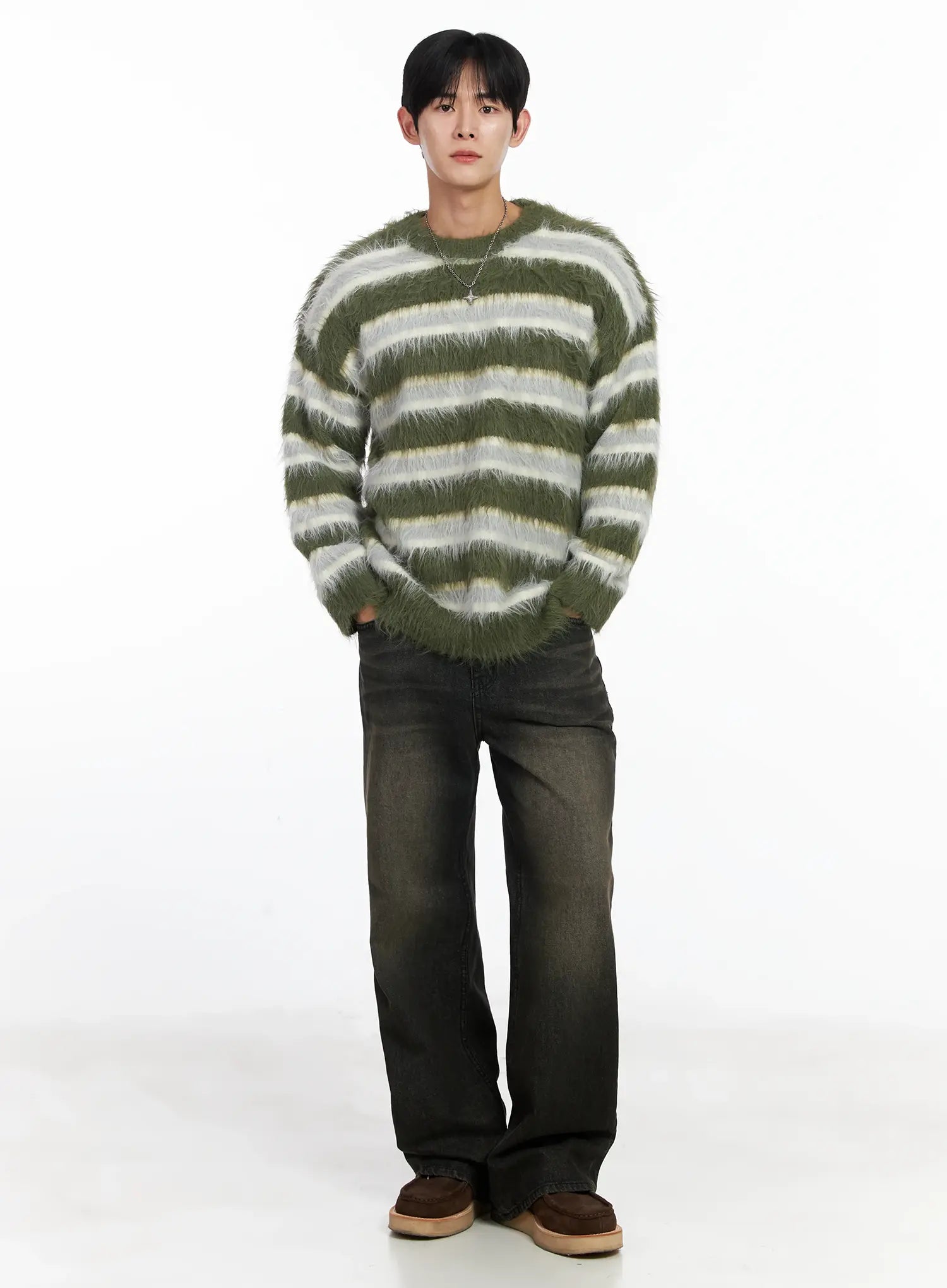 Men's Black Semi-Flared Jeans IJ521