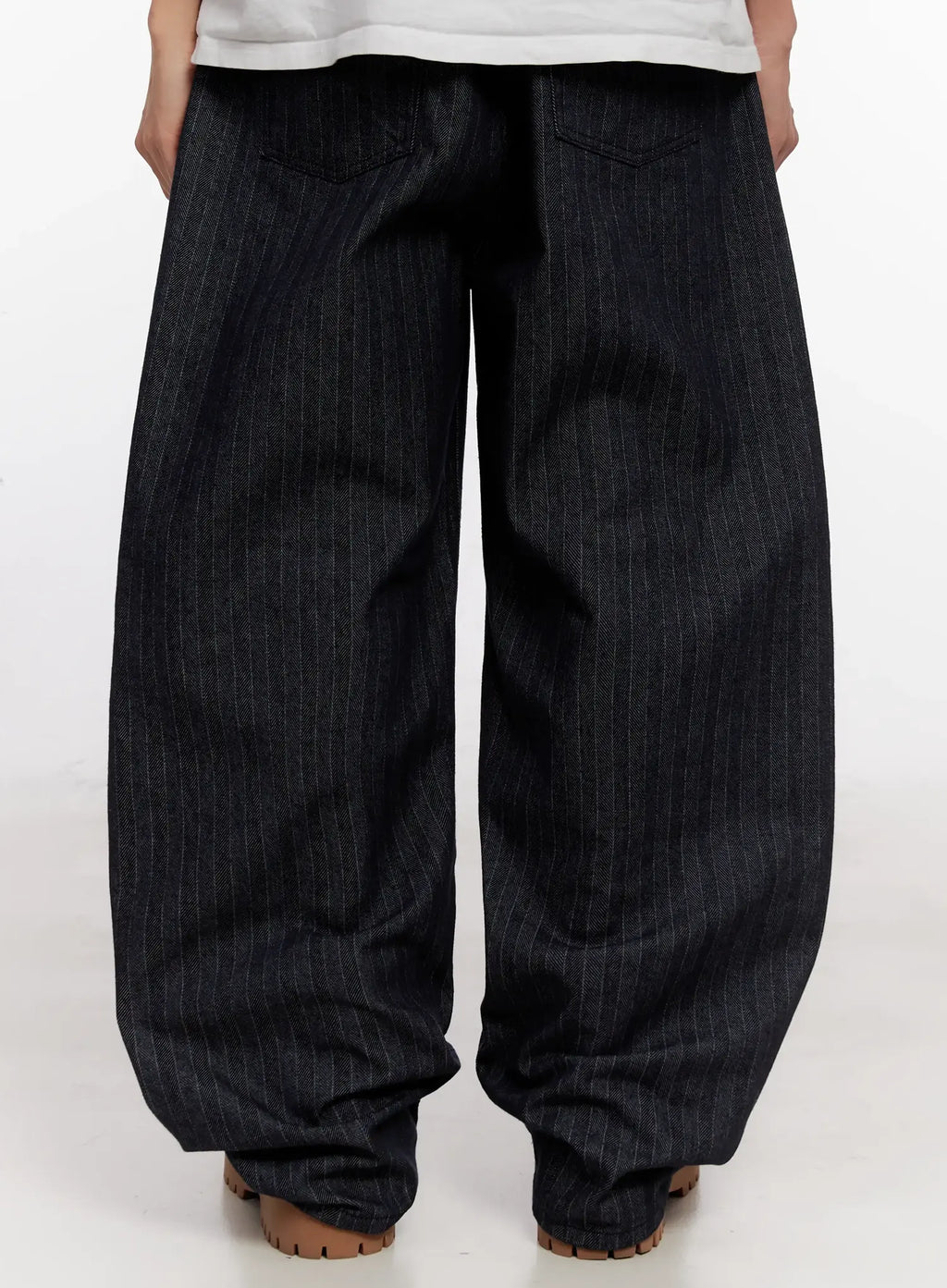 Men's Stripe Wide-Leg Jeans with Patch Detail IO523