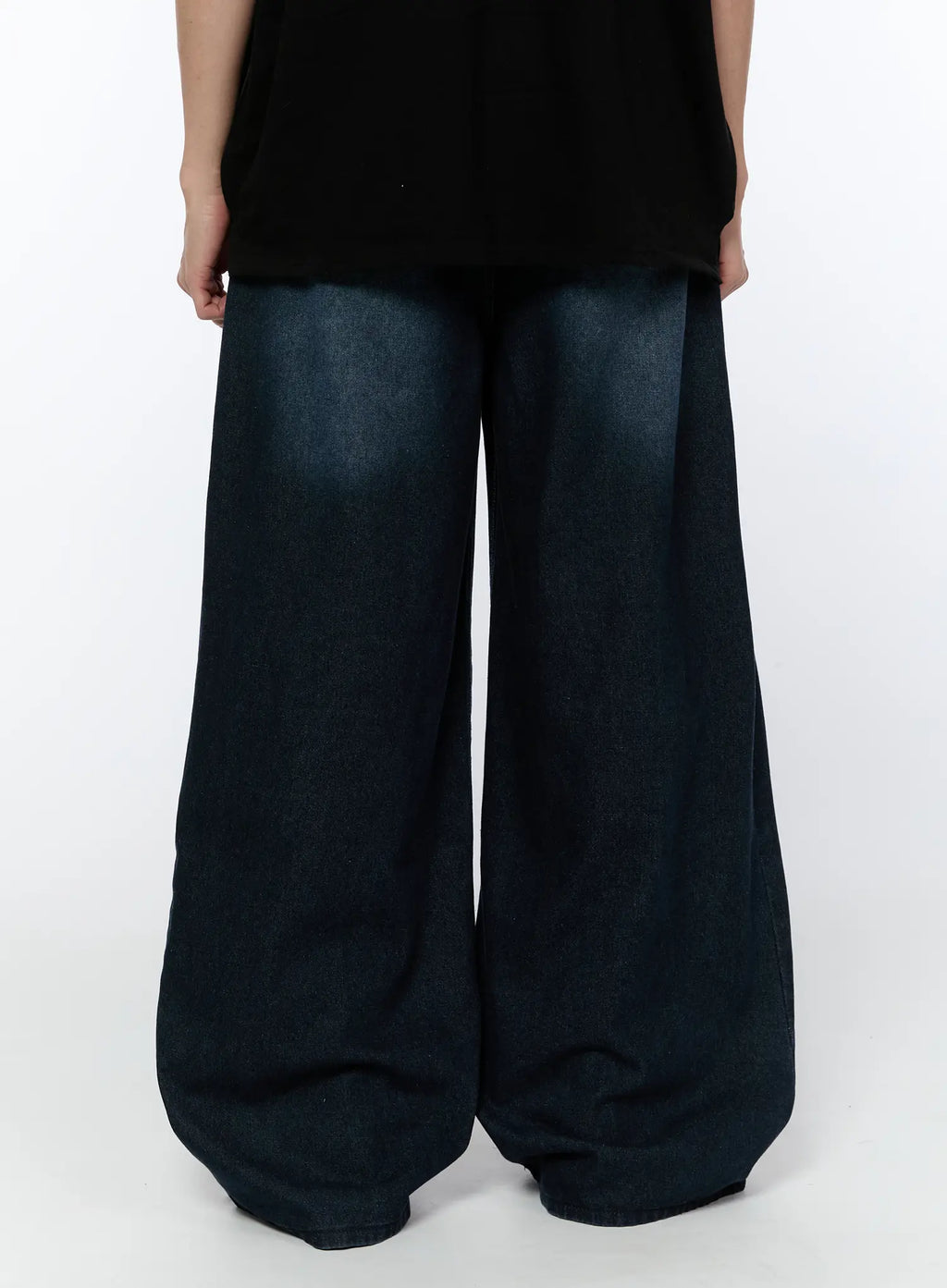 Men's Wide Leg Dark Washed Jeans IA520