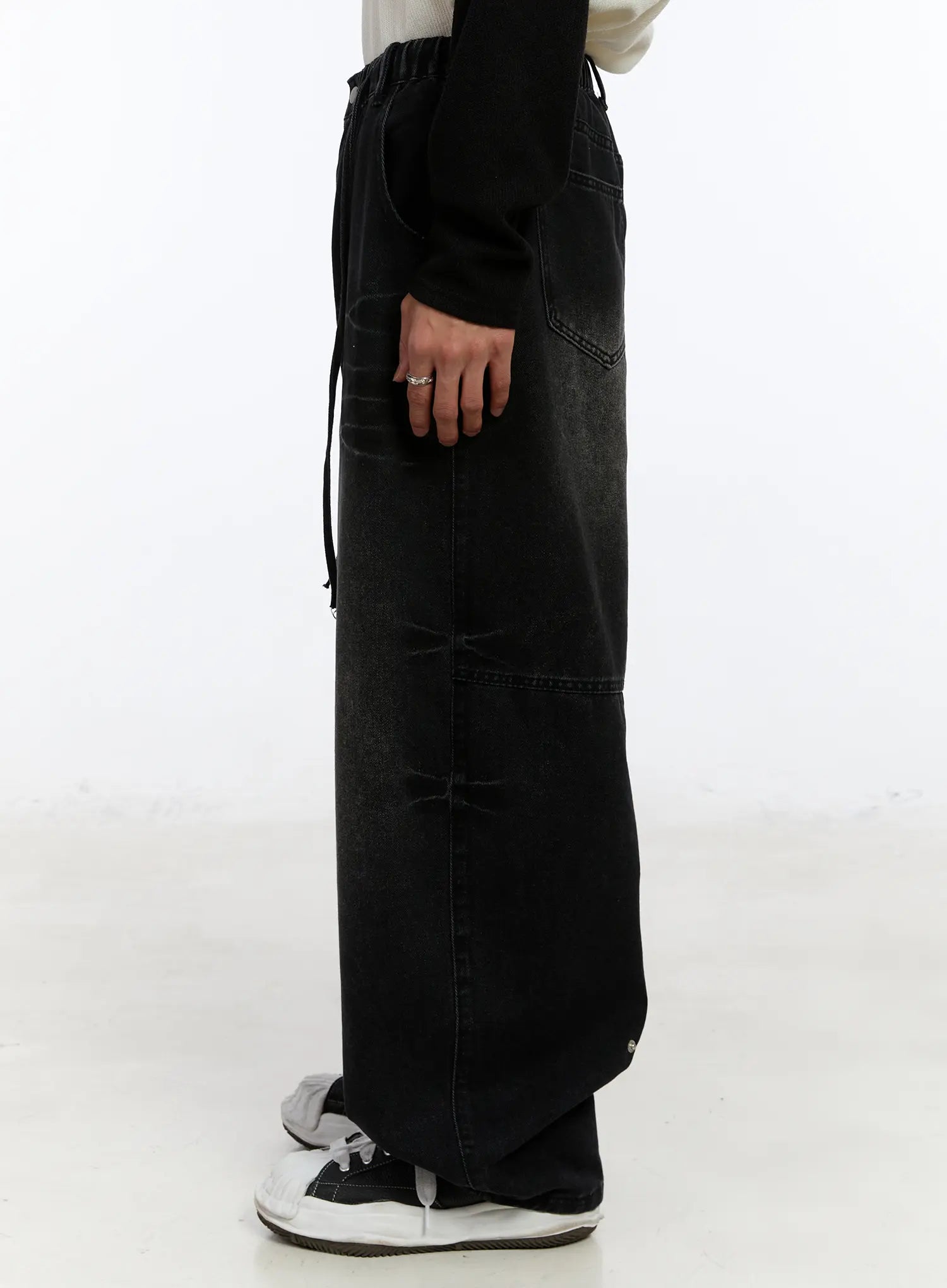 Men's Black Washed Wide Leg Jeans IM530