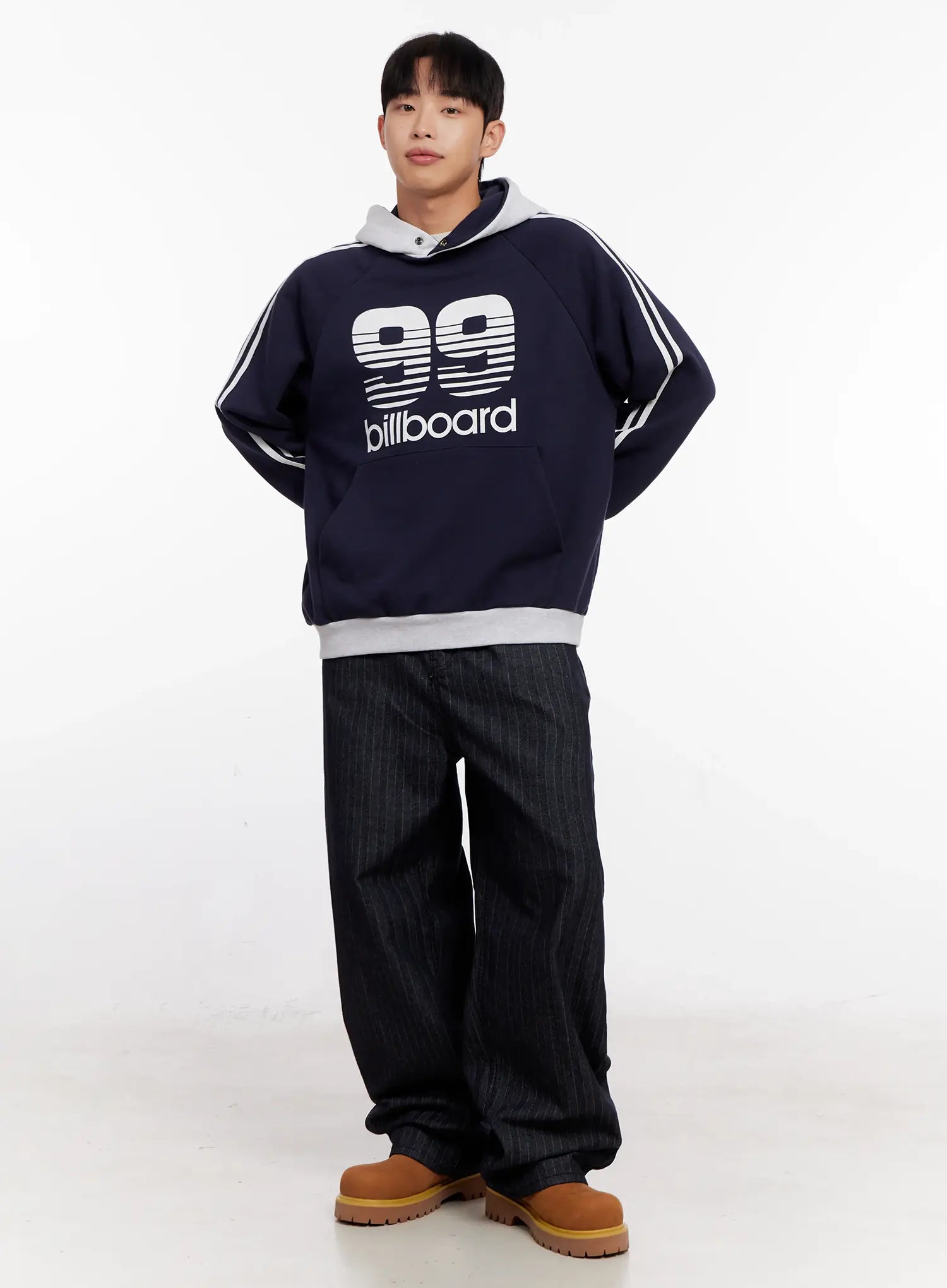 Men's Stripe Wide-Leg Jeans with Patch Detail IO523