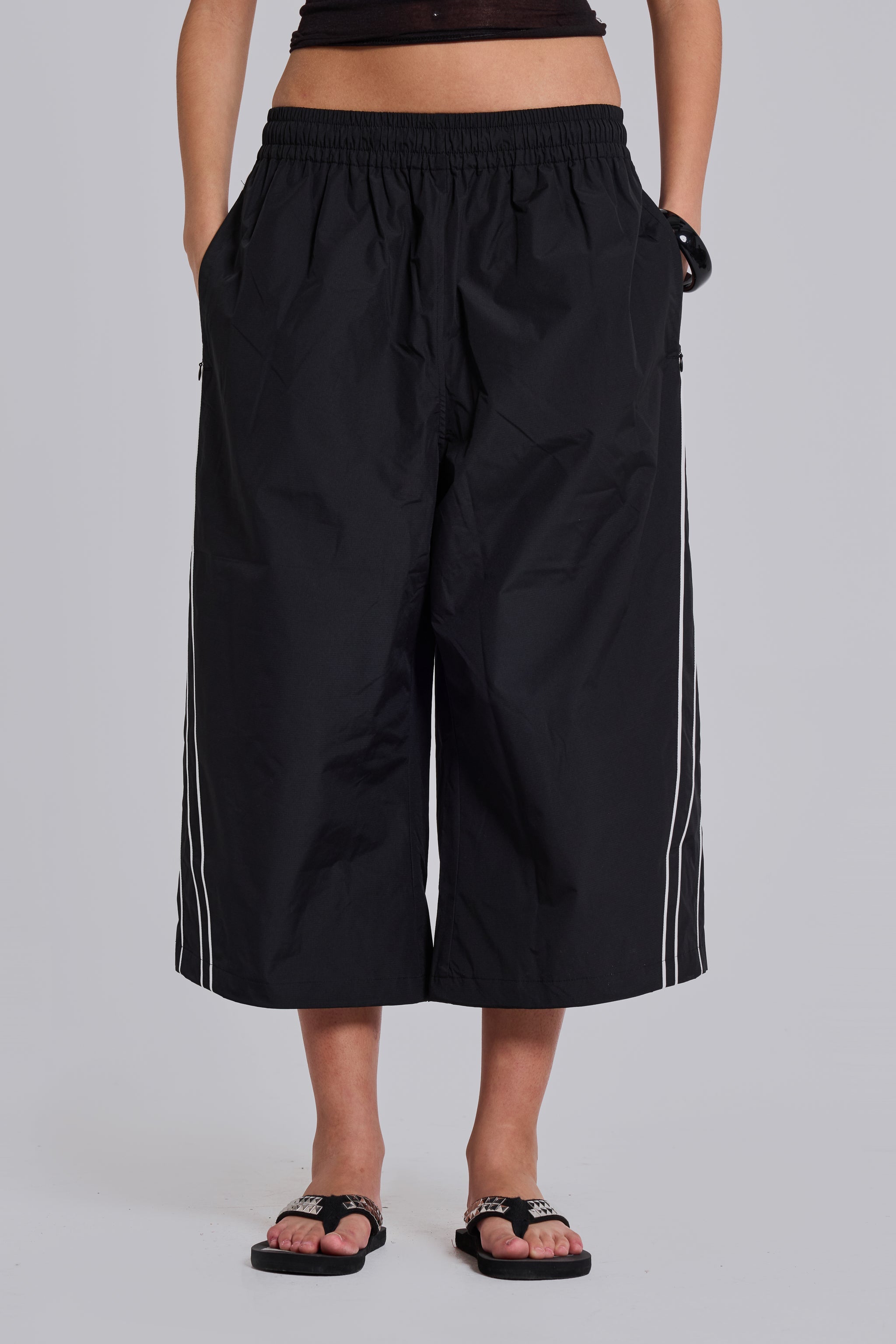 Black Vapor 3/4 Shorts