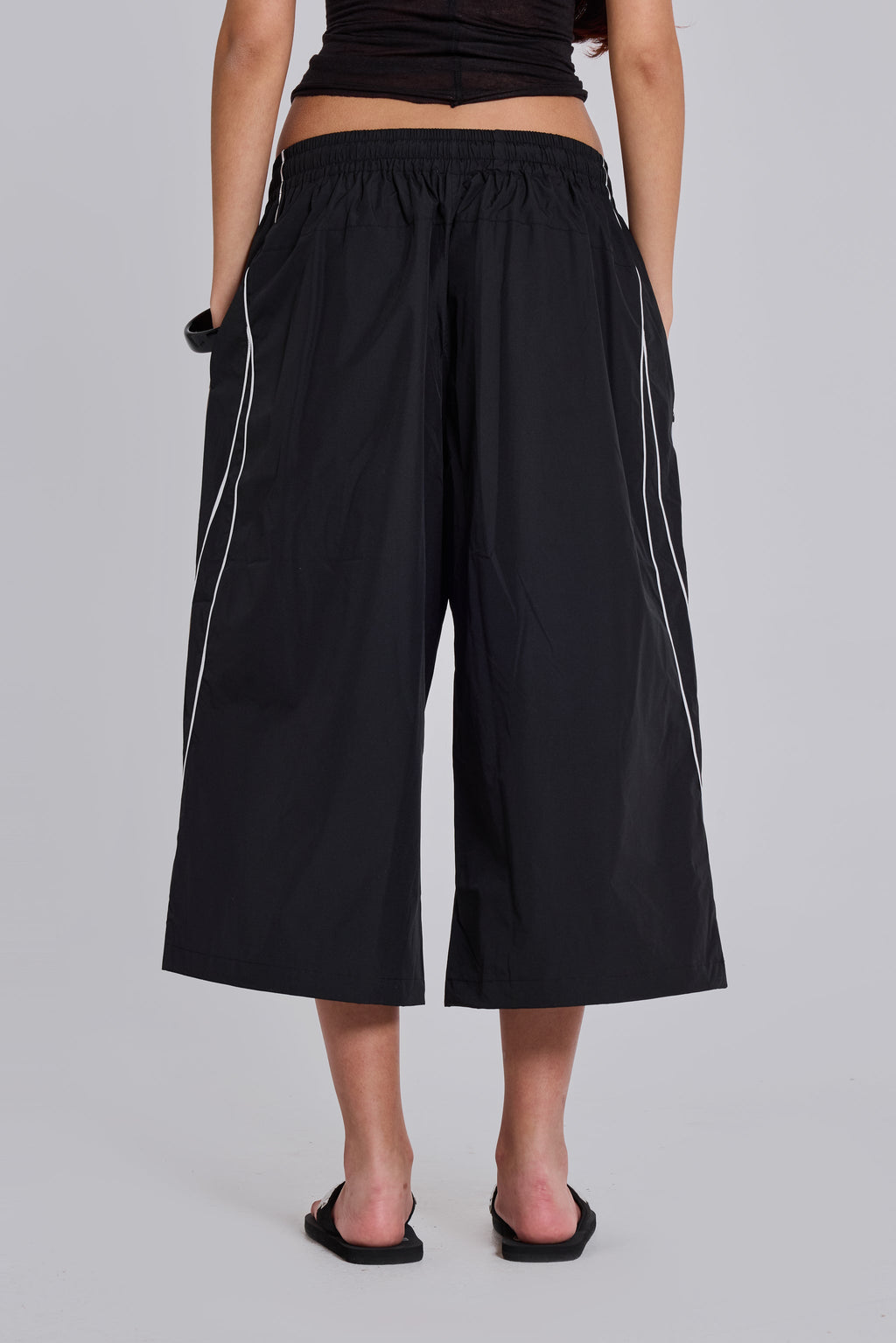 Black Vapor 3/4 Shorts