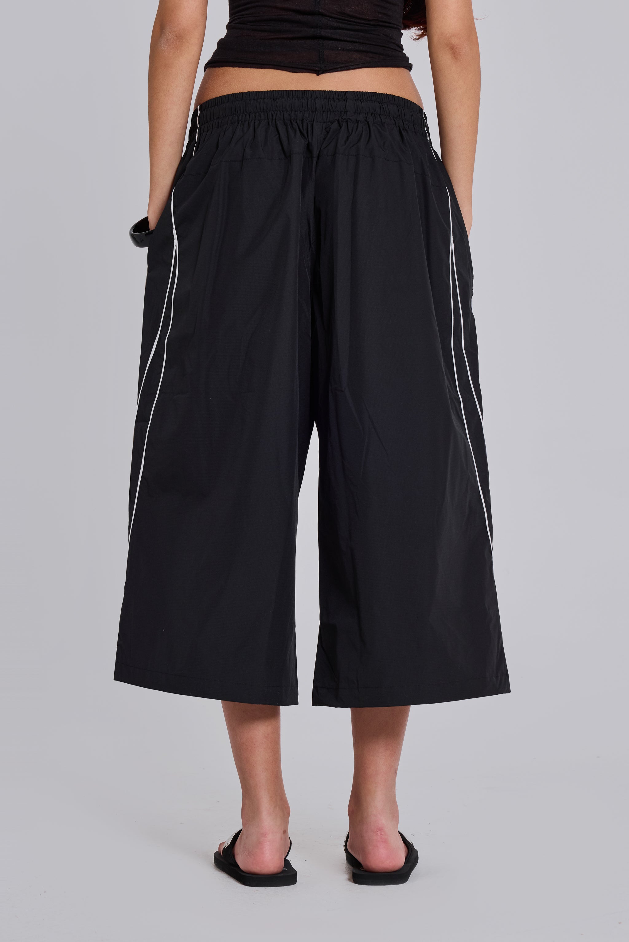 Black Vapor 3/4 Shorts