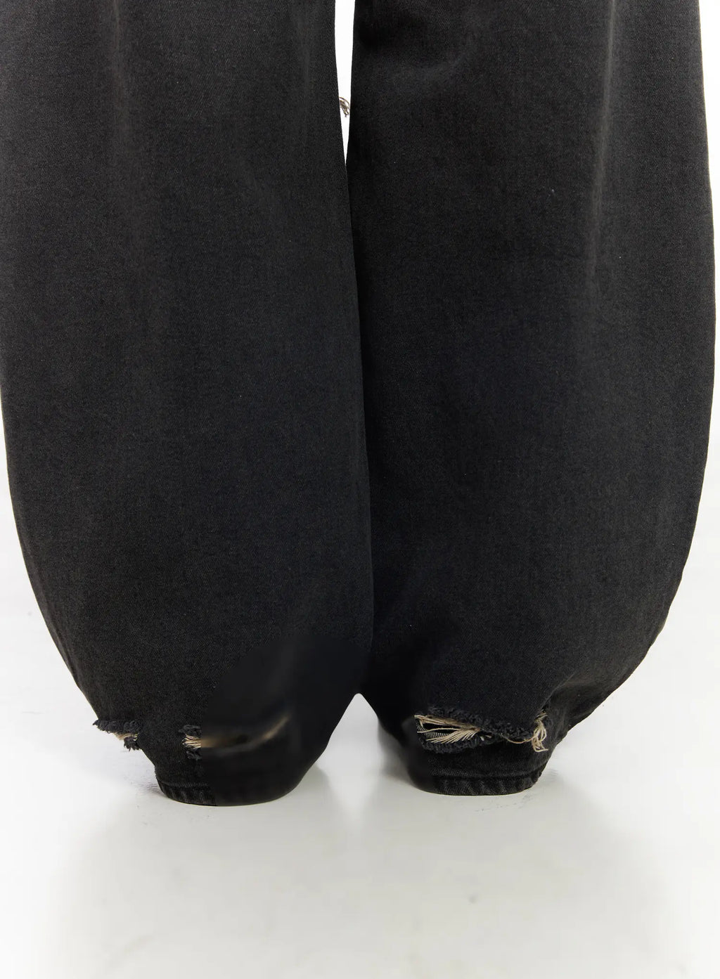 Quincy Distressed Baggy Jeans CF527