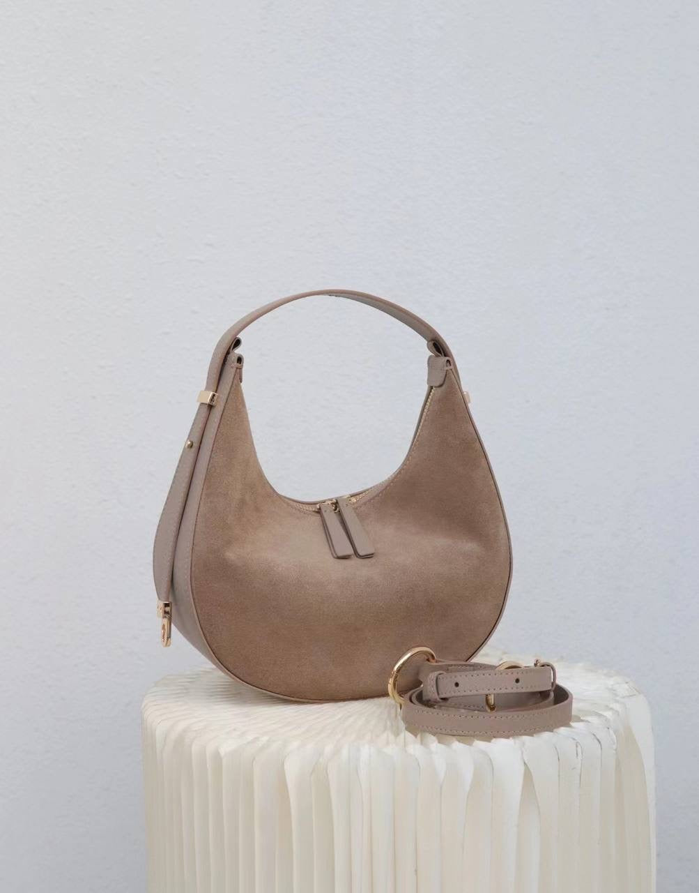 Luxe Harmony — a versatile bag with an adjustable strap