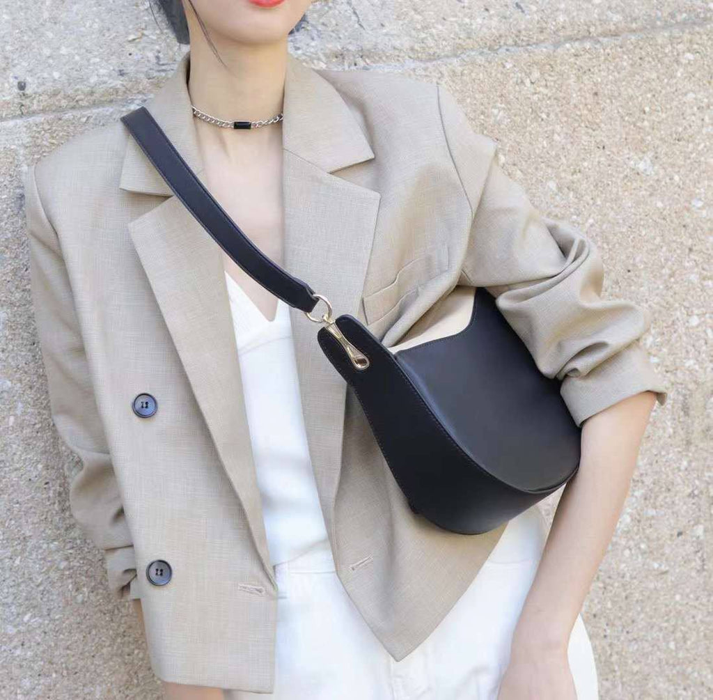 Luna – Crescent Shoulder Bag Made of Genuine Leather | Elegant Minimalist Handbag