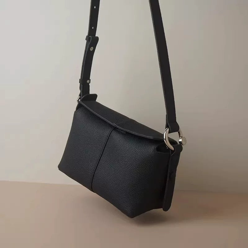 Genuine Leather Shoulder Bag – Timeless Elegance  Everyday Functionality