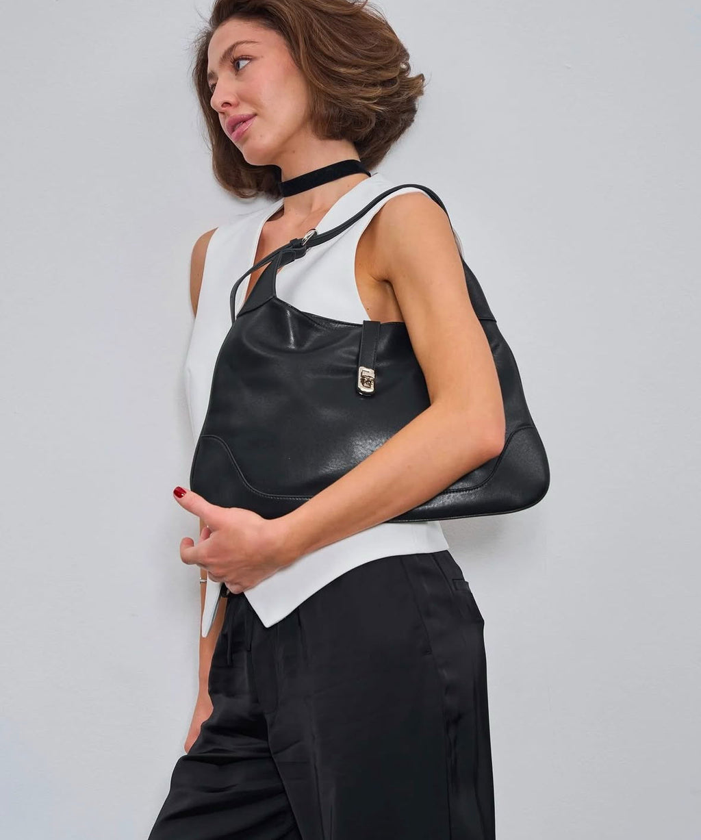 Elegant Leather Hobo Bag – Soft and Spacious