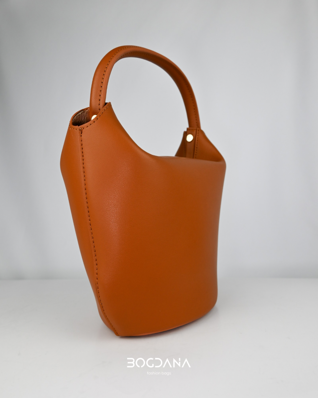Barrel-shaped Bag in Genuine Leather