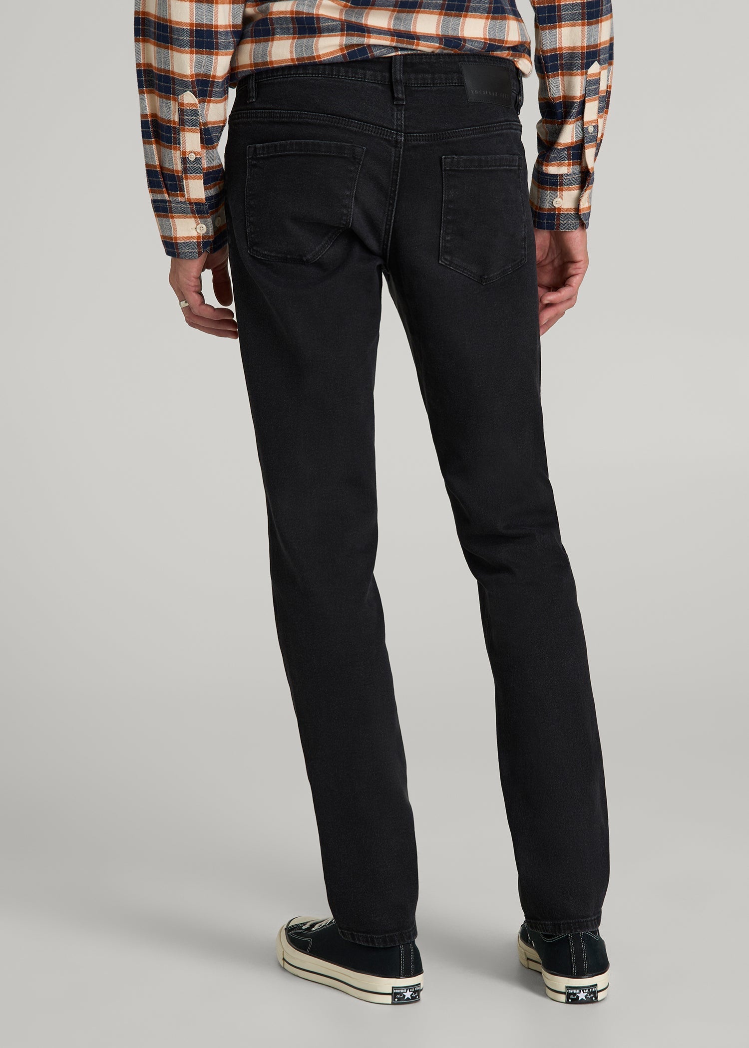 Carman Tapered Fit Jeans in Onyx Black Wash