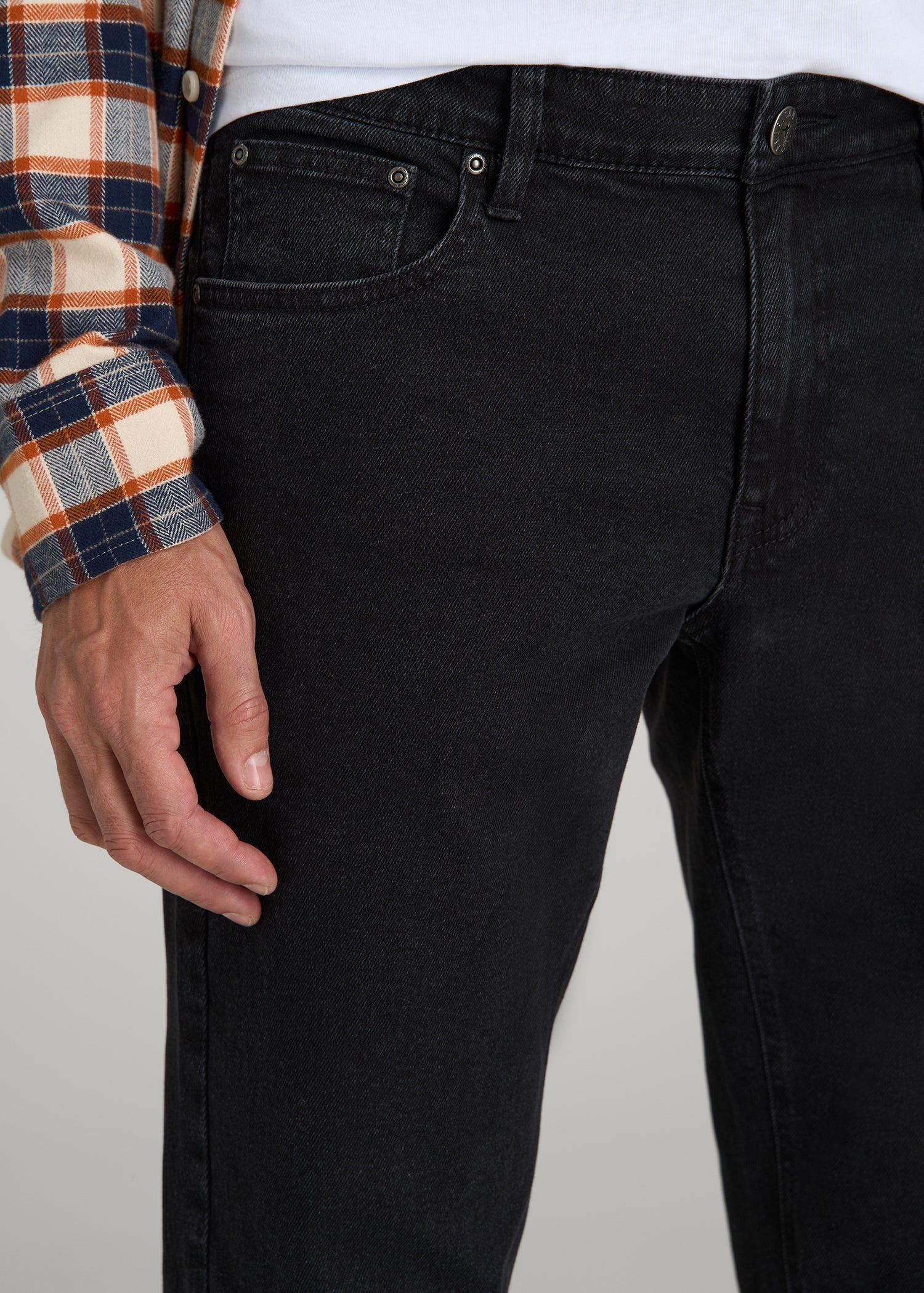 Carman Tapered Fit Jeans in Onyx Black Wash