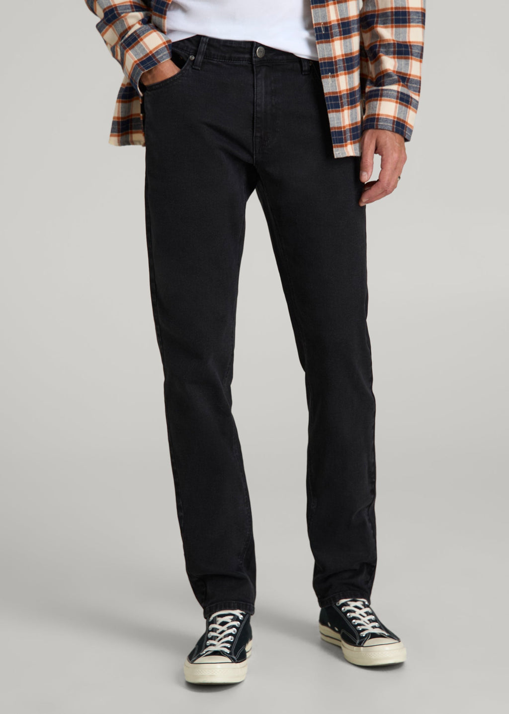 Carman Tapered Fit Jeans in Onyx Black Wash