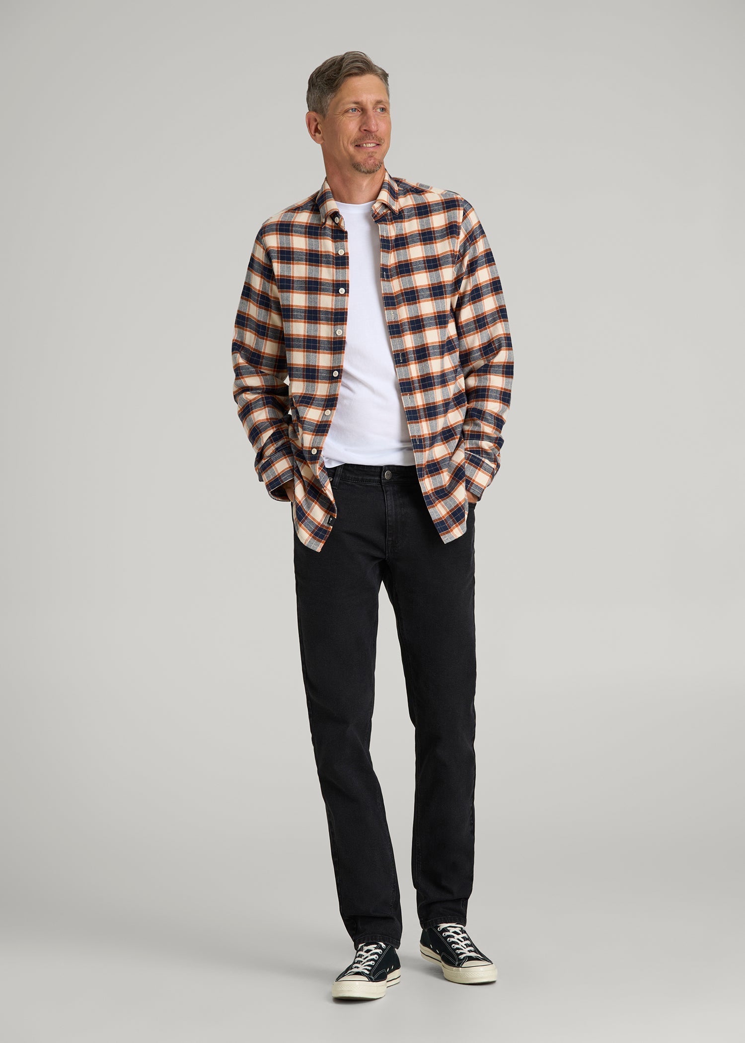 Carman Tapered Fit Jeans in Onyx Black Wash
