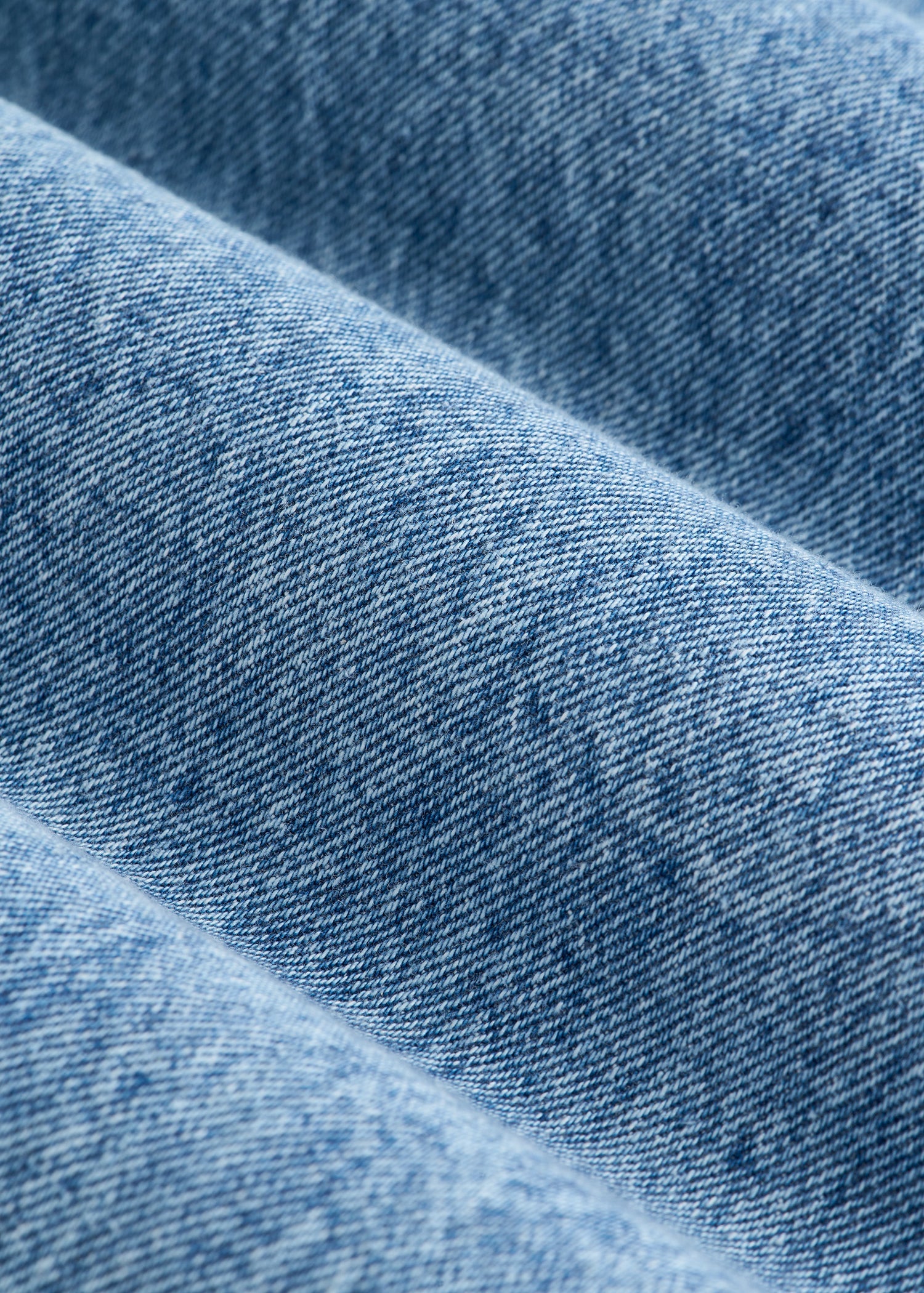 MILO Relaxed Tapered Fit Jeans for Tall Men in Perfect Blue