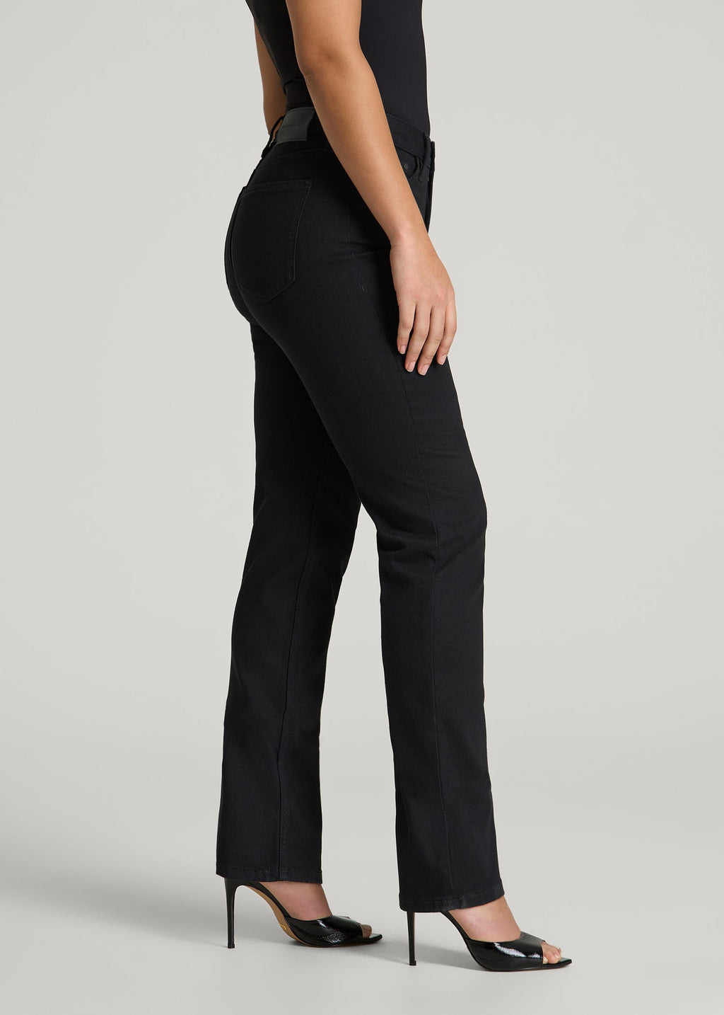 Avery Curve High-Rise Straight Leg Jeans for Tall Women in Optimum Black
