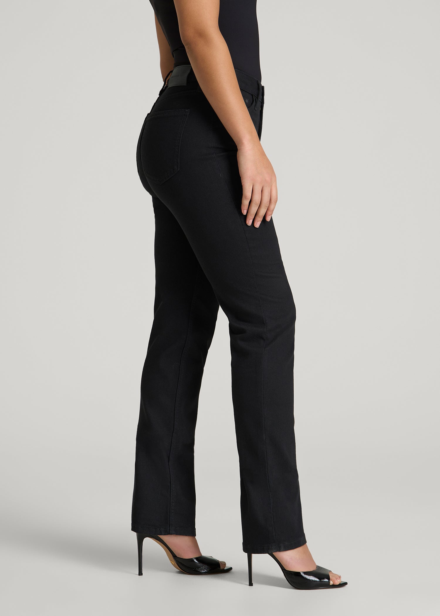 Avery Curve High-Rise Straight Leg Jeans for Tall Women in Optimum Black