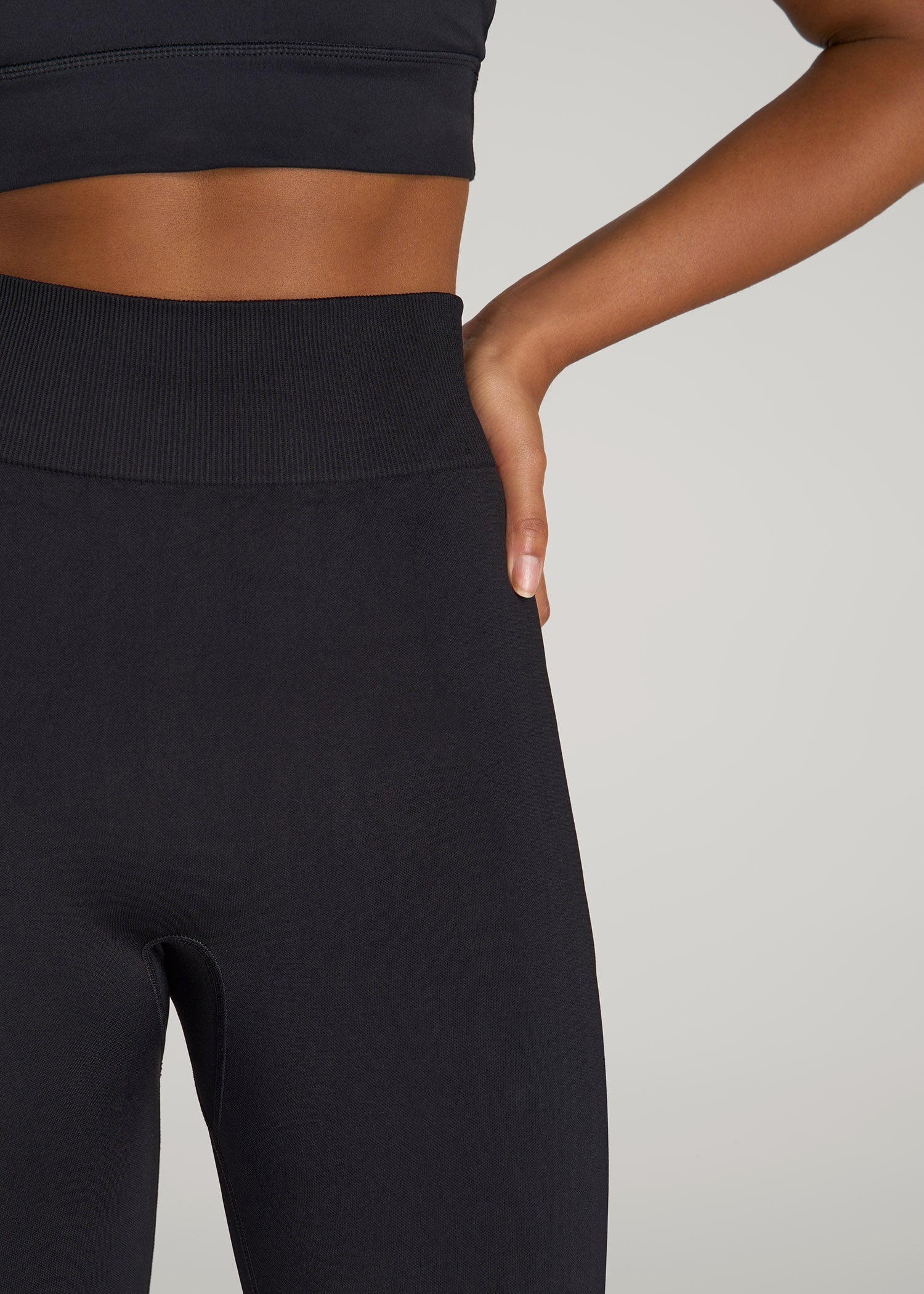Seamless Leggings for Tall Women in Black