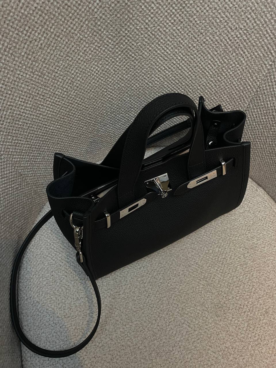 Bogdana Urban Luxe Small 👜✨ – Long Strap Leather Crossbody