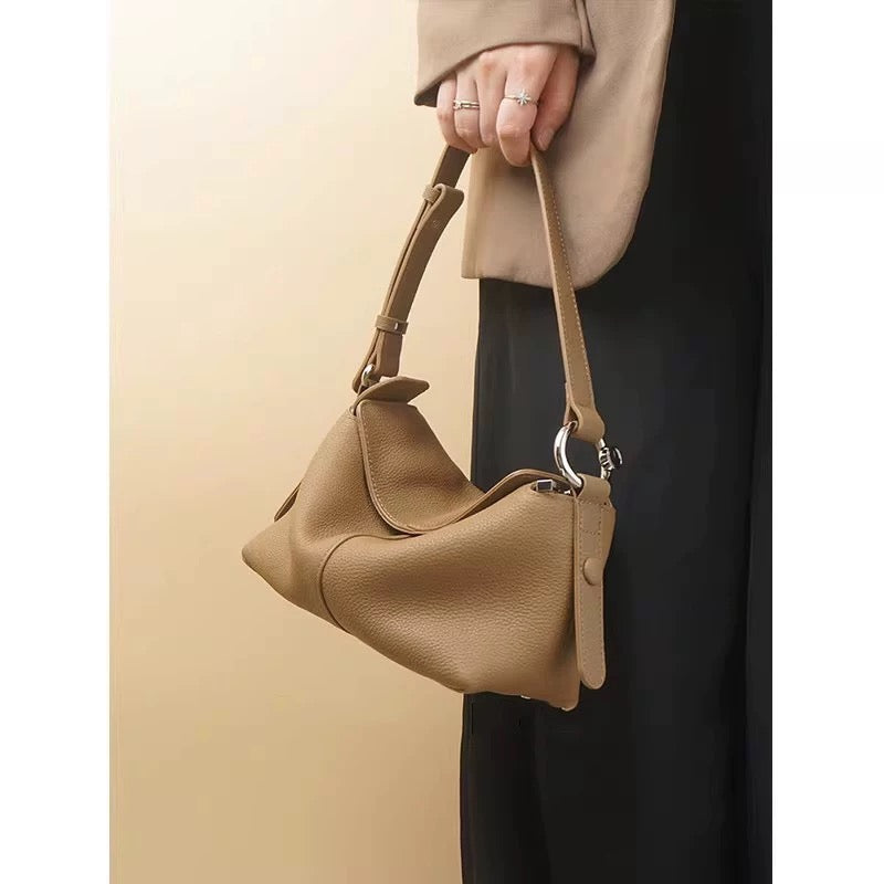 Genuine Leather Shoulder Bag – Timeless Elegance  Everyday Functionality