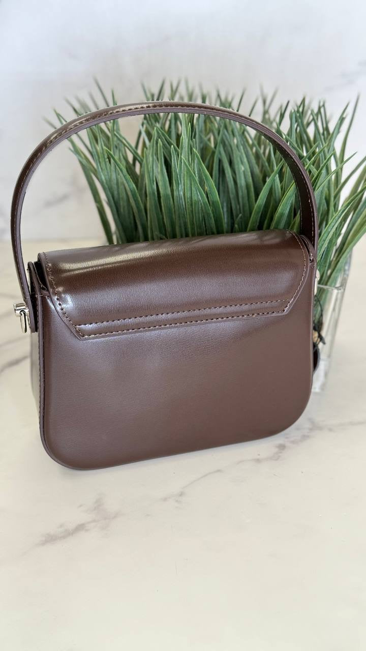 Élégance en Cuir – Genuine Leather Structured Top Handle Bag with Detachable Shoulder Strap