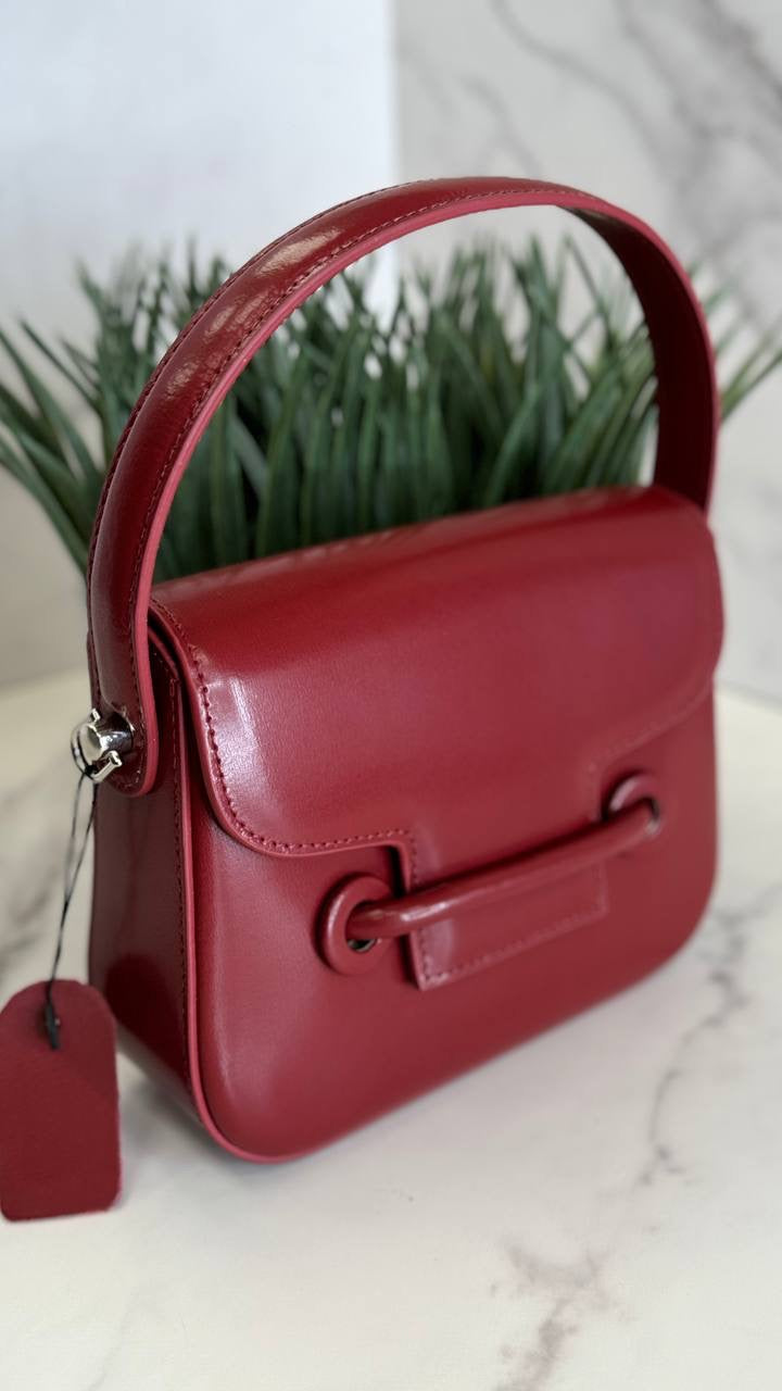 Élégance en Cuir – Genuine Leather Structured Top Handle Bag with Detachable Shoulder Strap