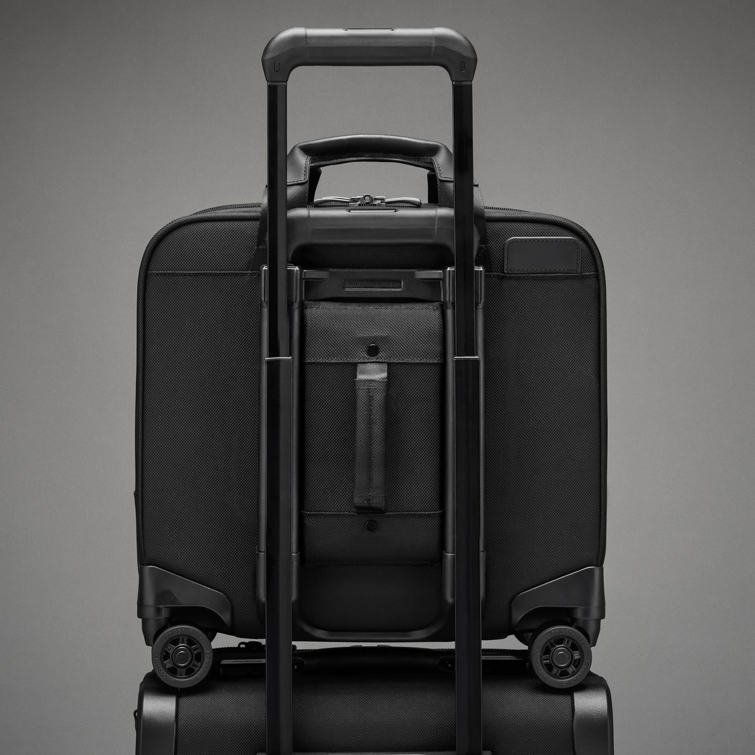 Medium Spinner Brief