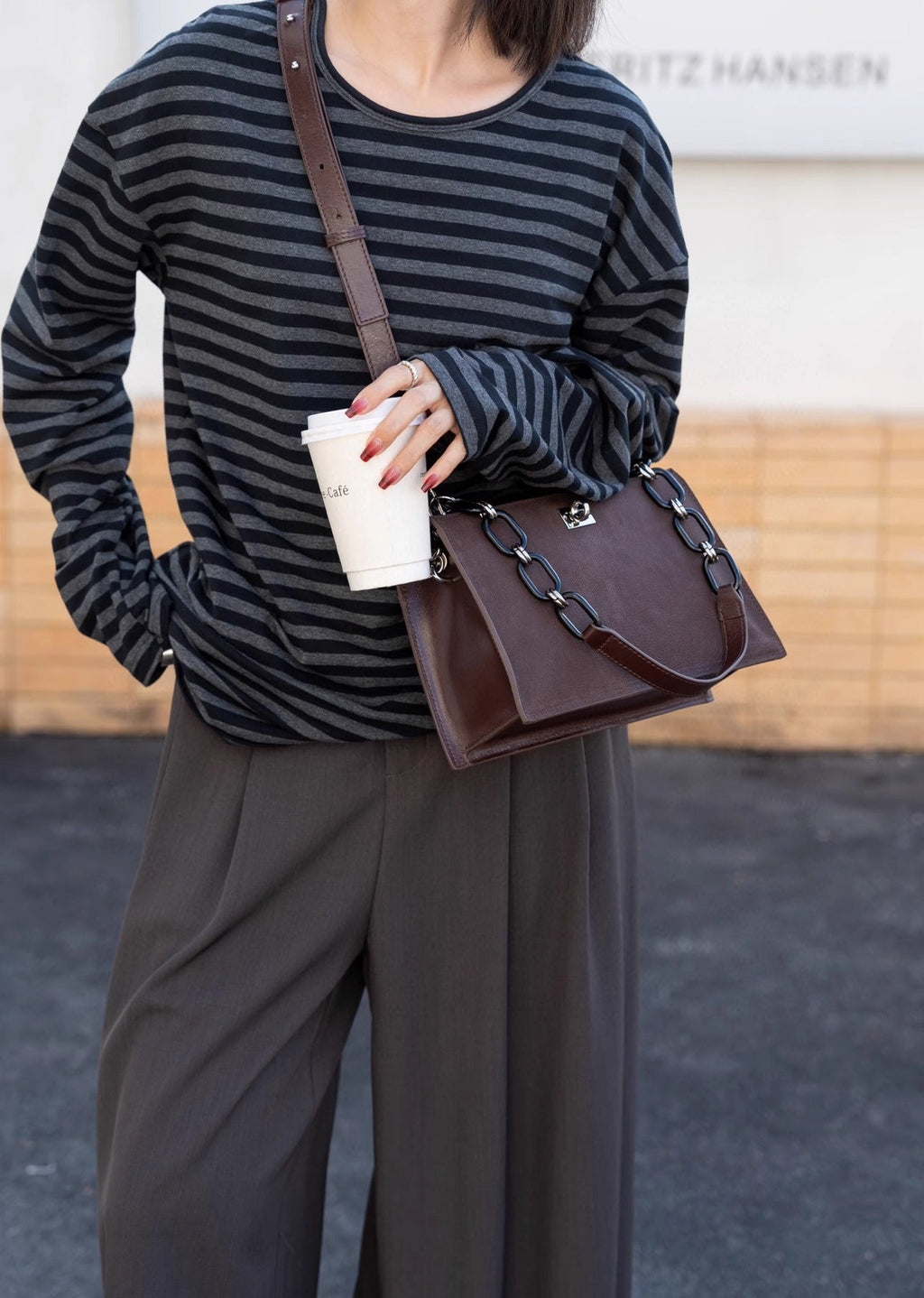 Celeste Chain Bag – A Statement of Luxury and Functionality