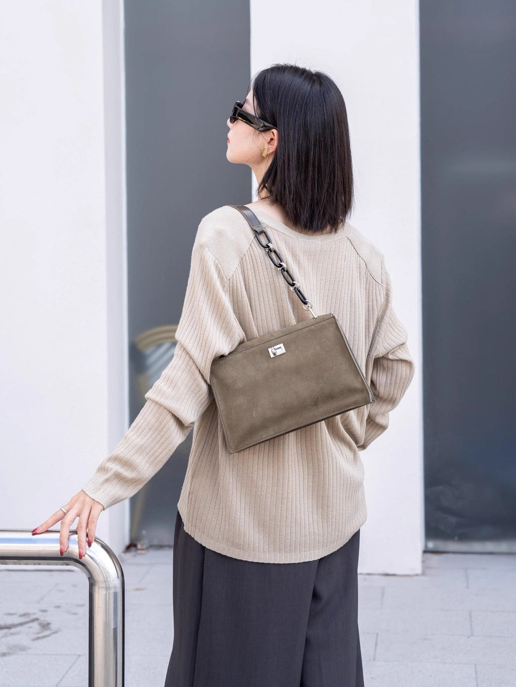 Celeste Chain Bag – A Statement of Luxury and Functionality