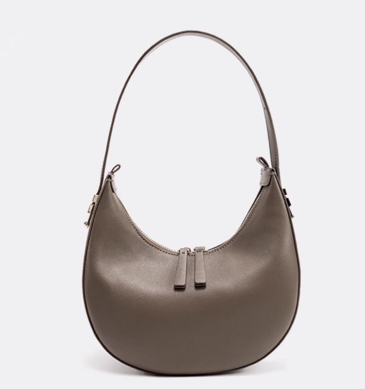 Luxe Harmony — a versatile bag with an adjustable strap