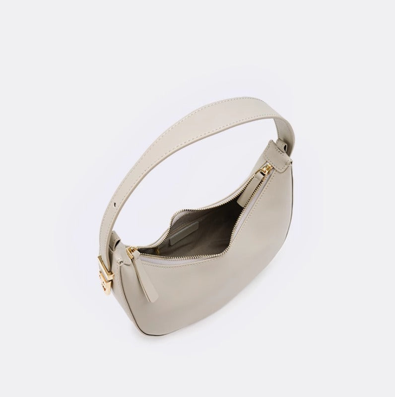 Luxe Harmony — a versatile bag with an adjustable strap