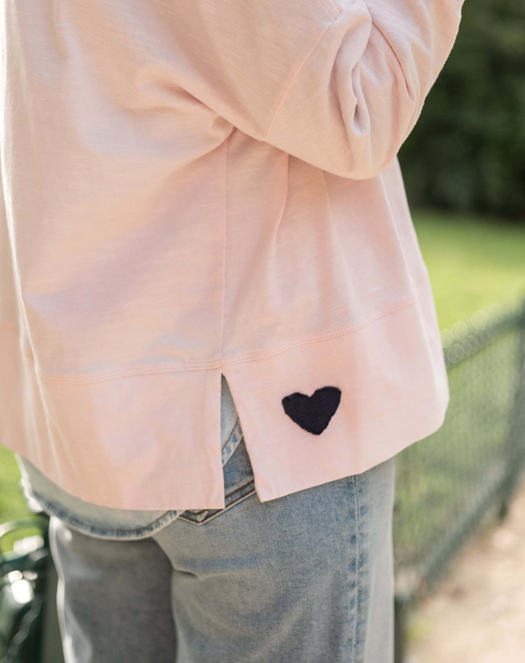 Amour Tee
