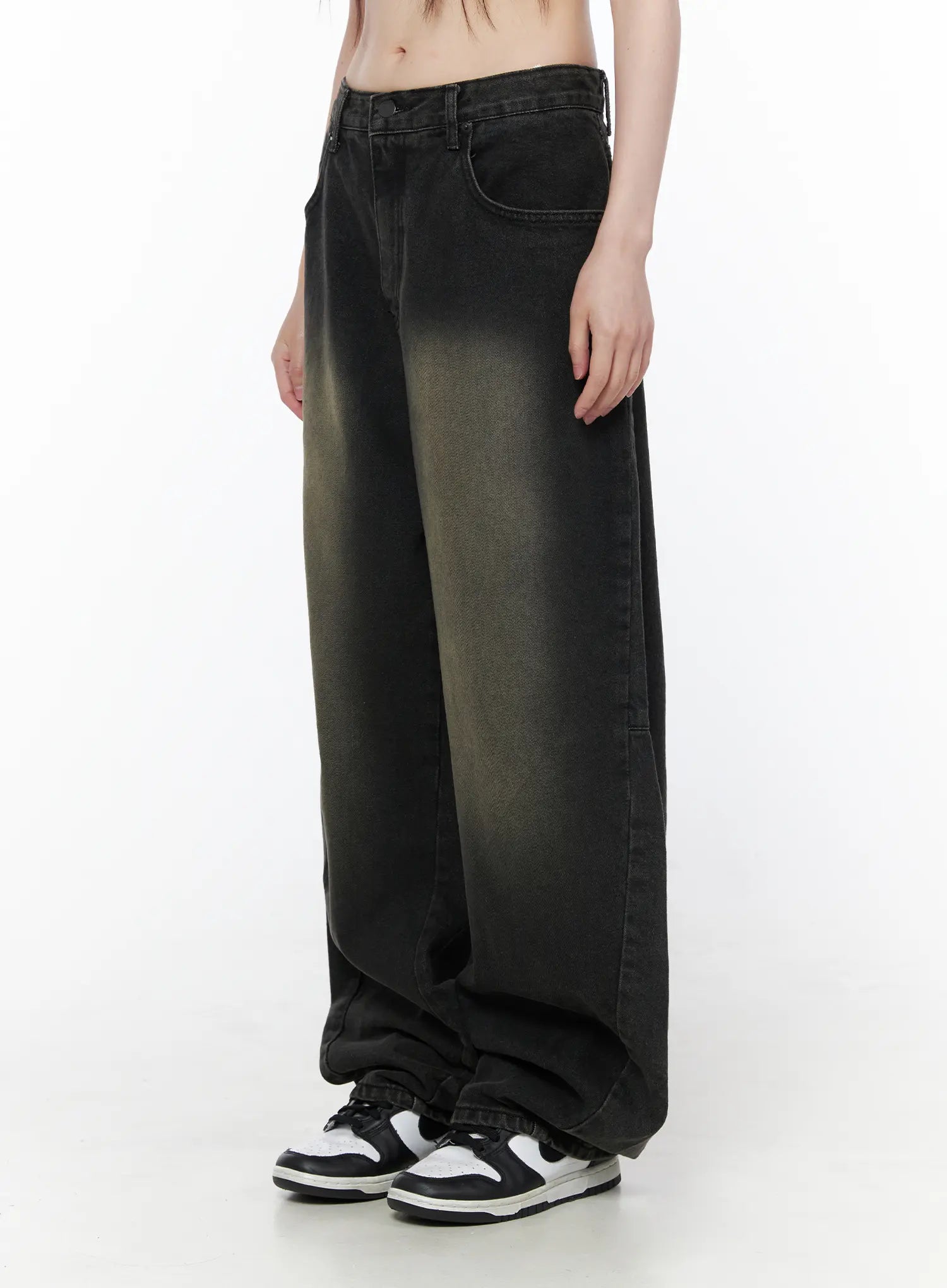Bodie Vintage Wash Wide Leg Jeans CU519
