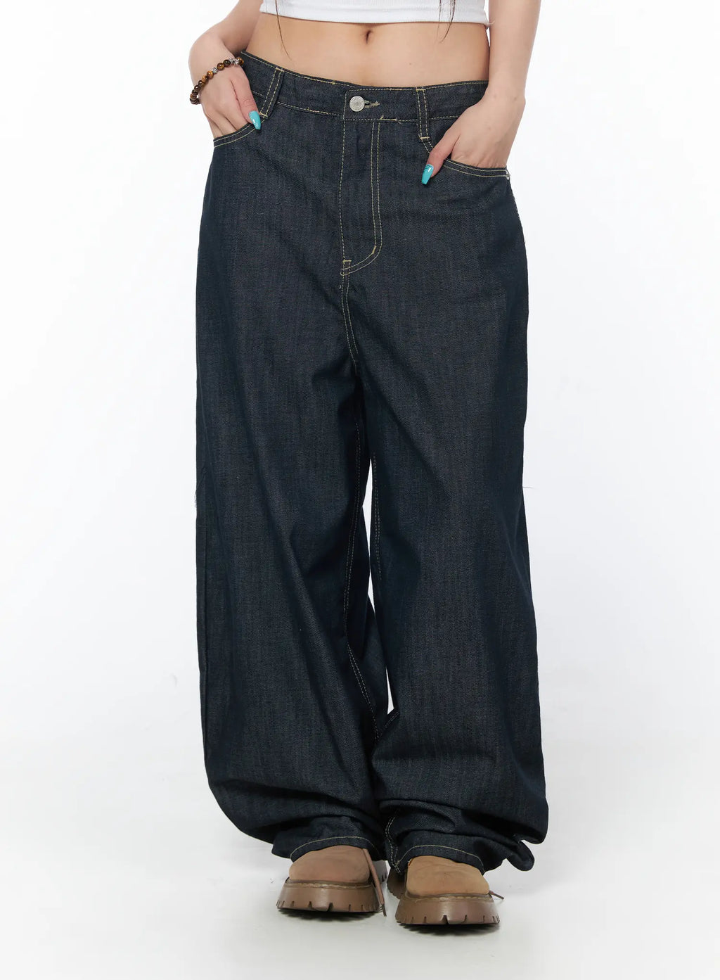 Isa Loose-Fit Jeans CY529