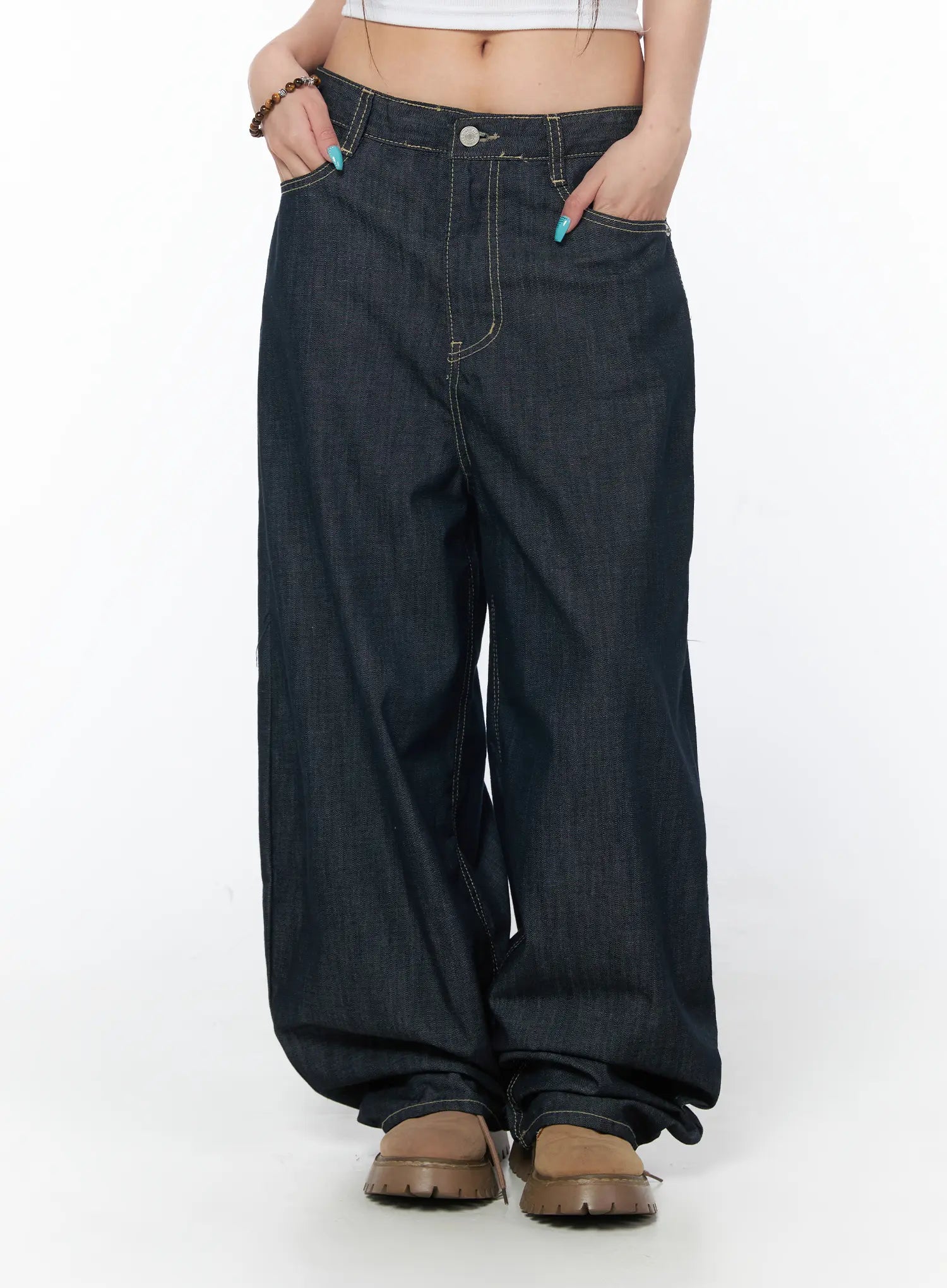 Isa Loose-Fit Jeans CY529