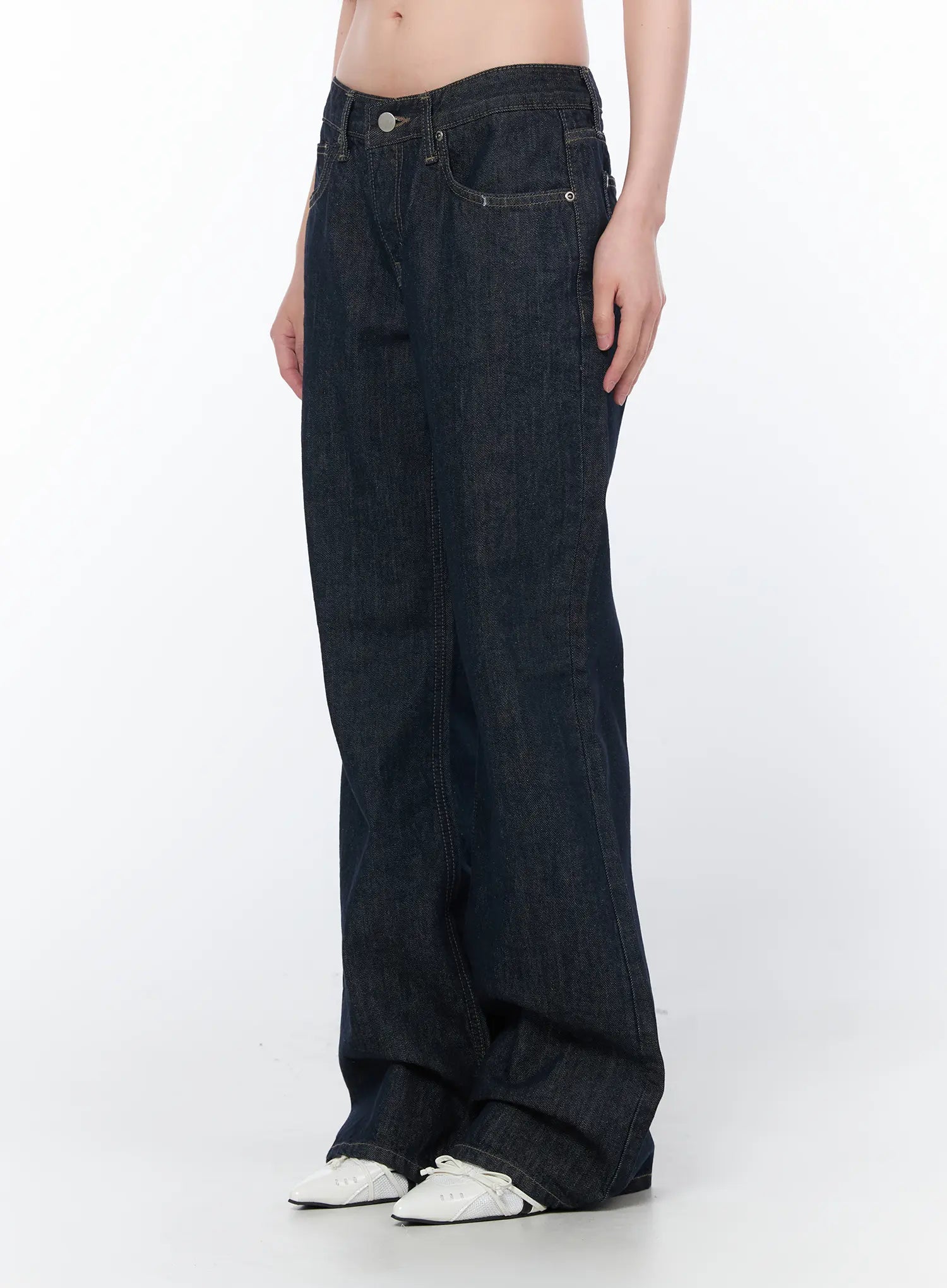 Keziah Straight-Leg Jeans CA529