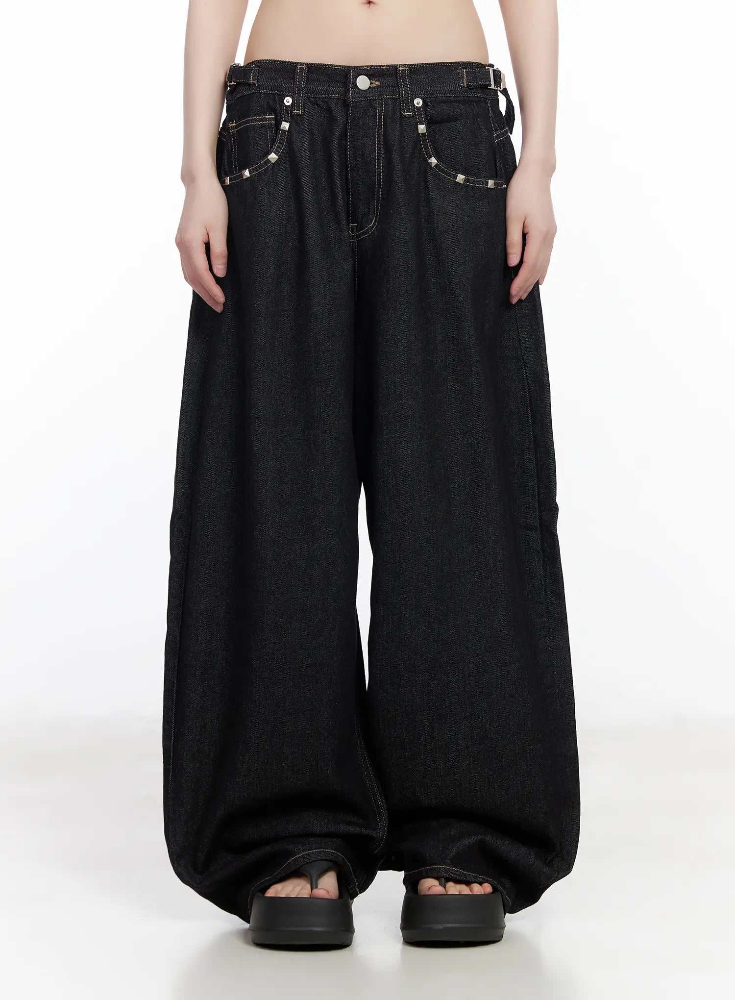 Dulce Studded Wide-Leg Jeans CM526