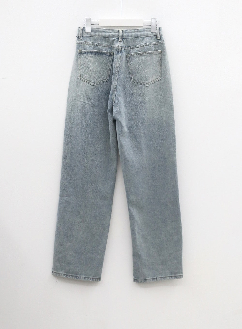 Light Wash Straight Leg Jeans CM307