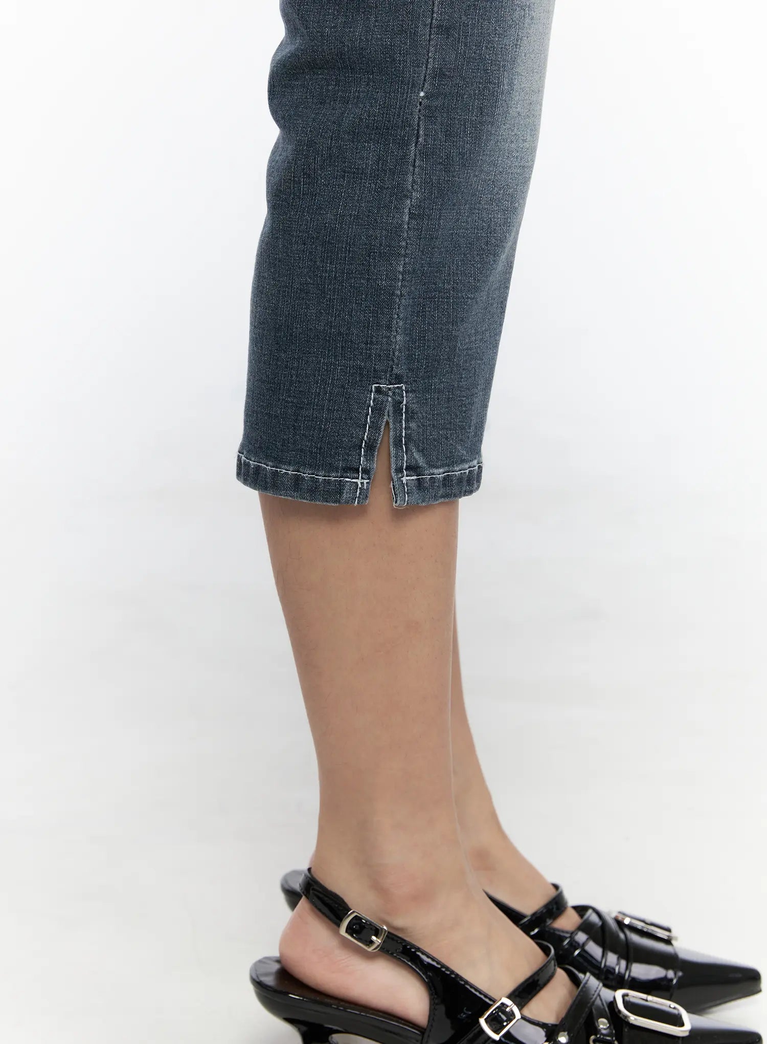 Aluna Washed Capri Jeans CL529