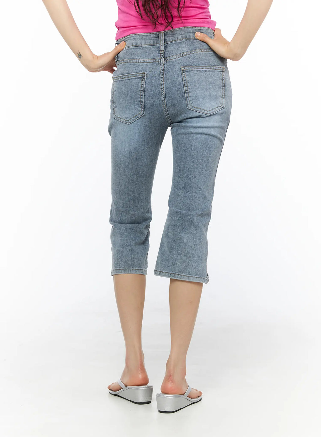 Aris High-Waist Capri Jeans CU530