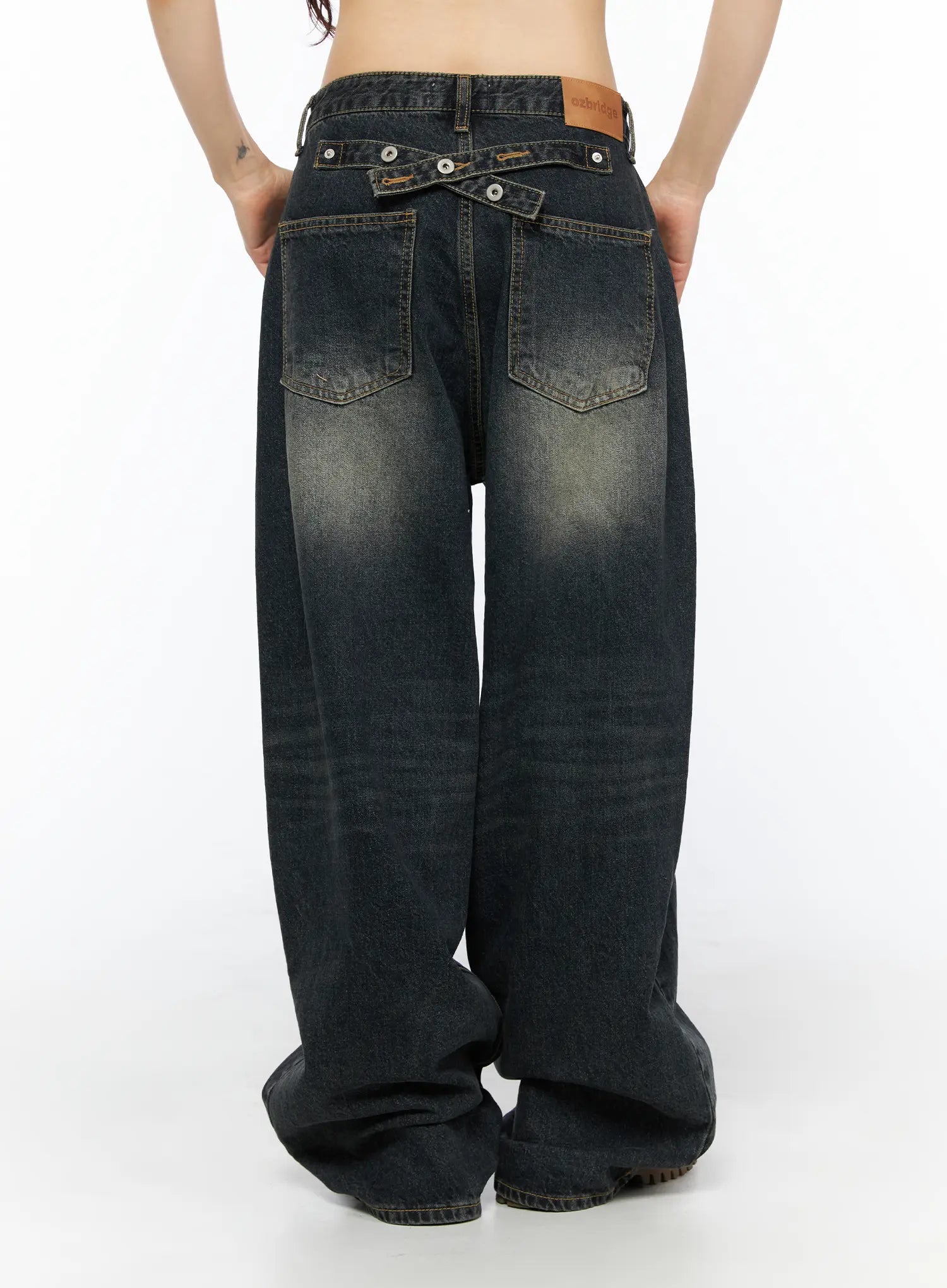 Avie Vintage Wash Wide Leg Jeans CU530