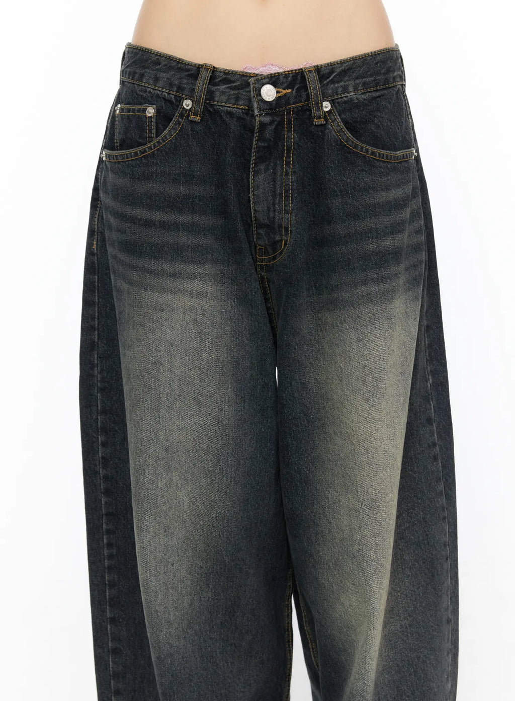 Avie Vintage Wash Wide Leg Jeans CU530