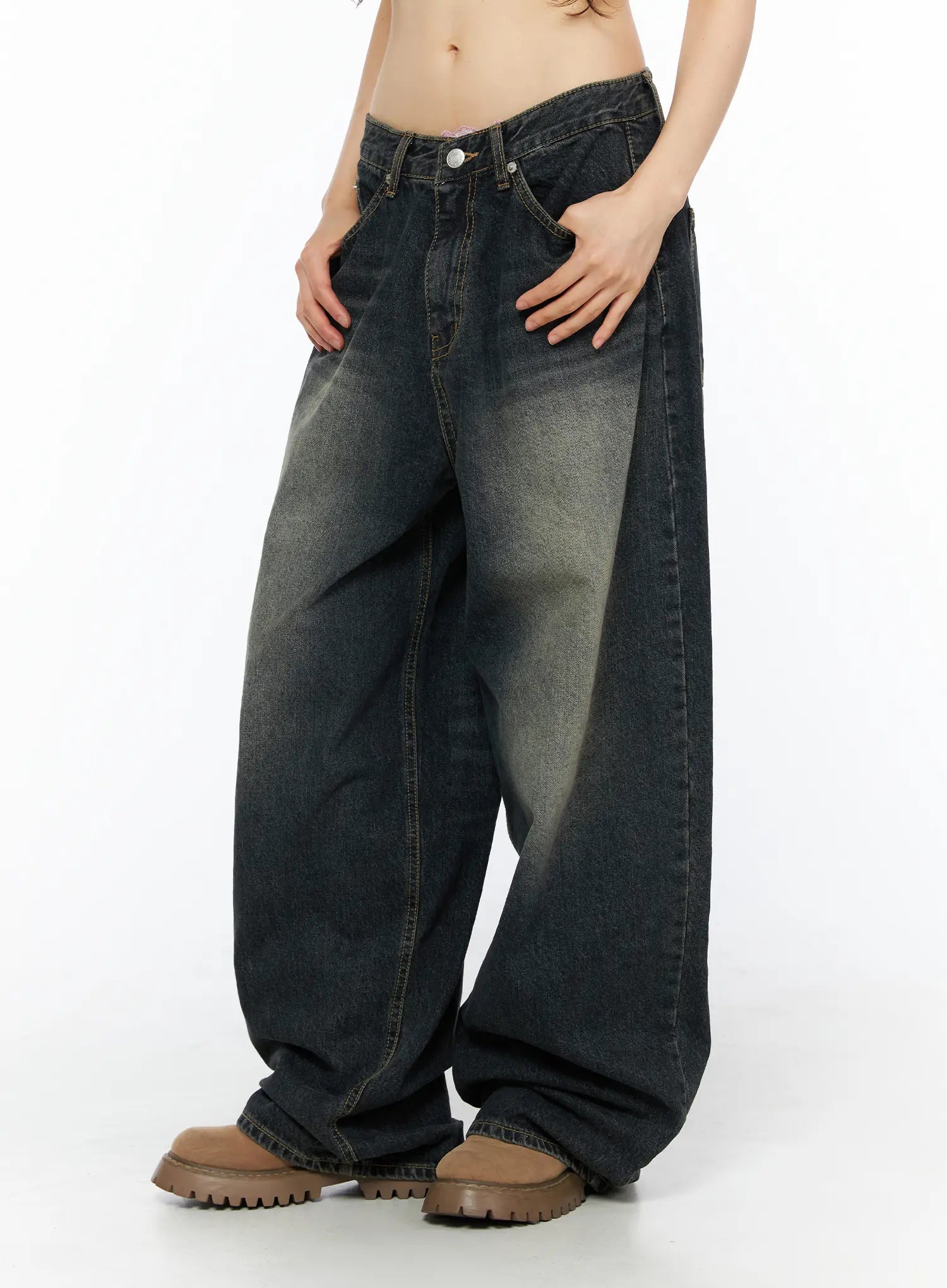 Avie Vintage Wash Wide Leg Jeans CU530