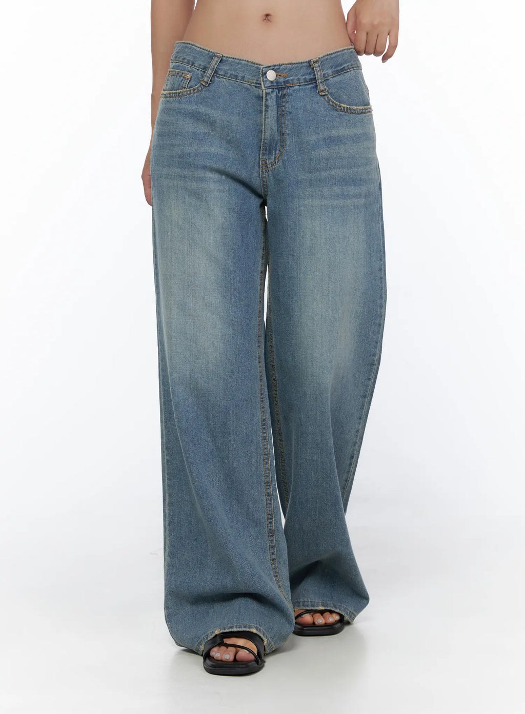 Beau Low-Rise Wide Jeans CL510