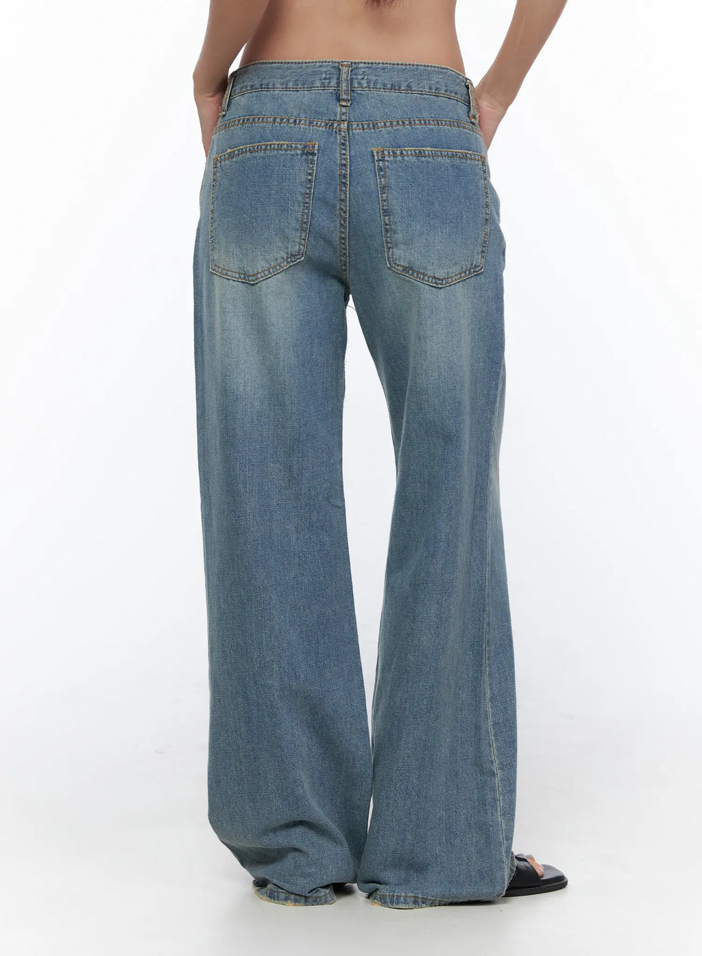 Beau Low-Rise Wide Jeans CL510