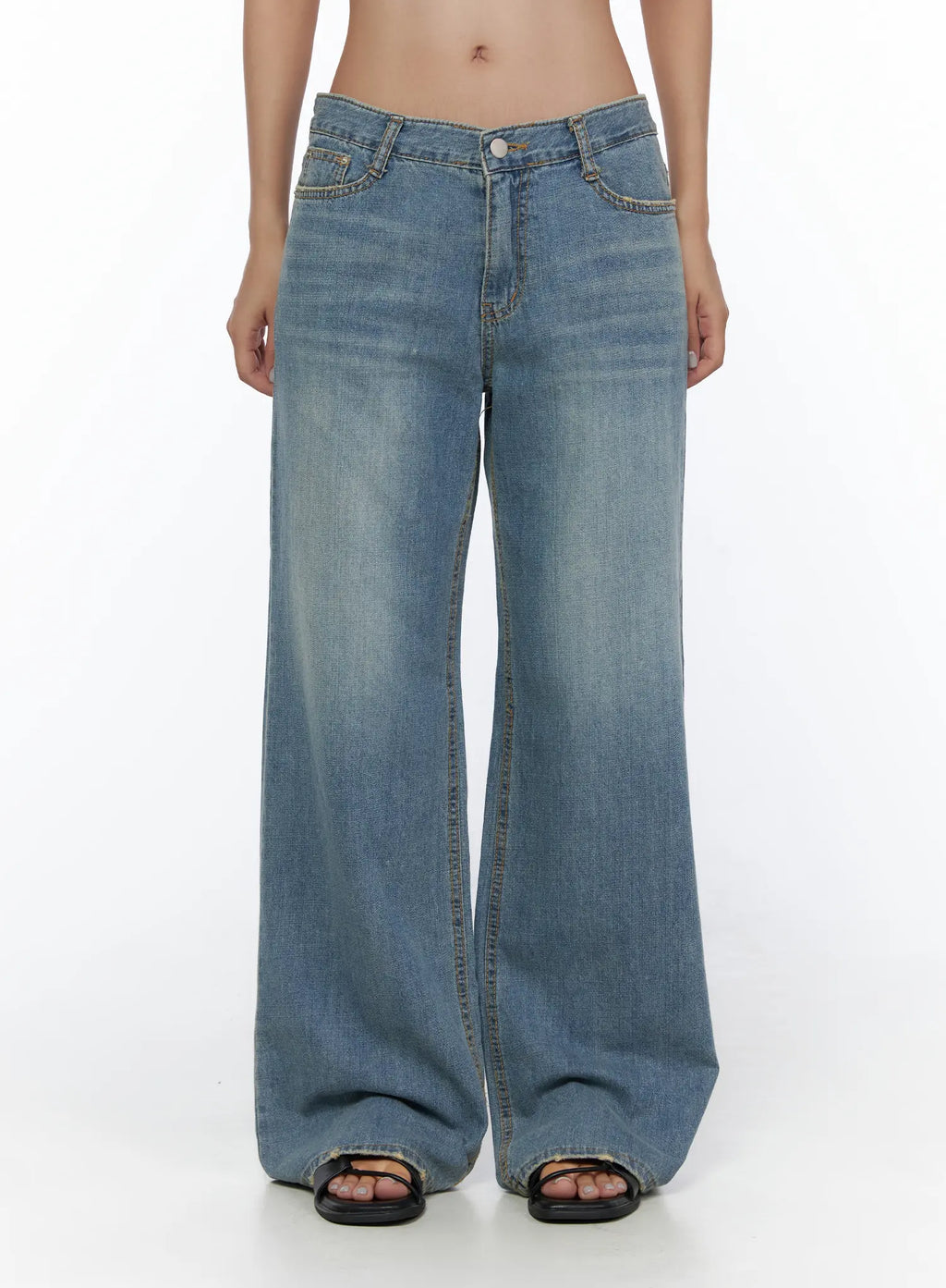 Beau Low-Rise Wide Jeans CL510
