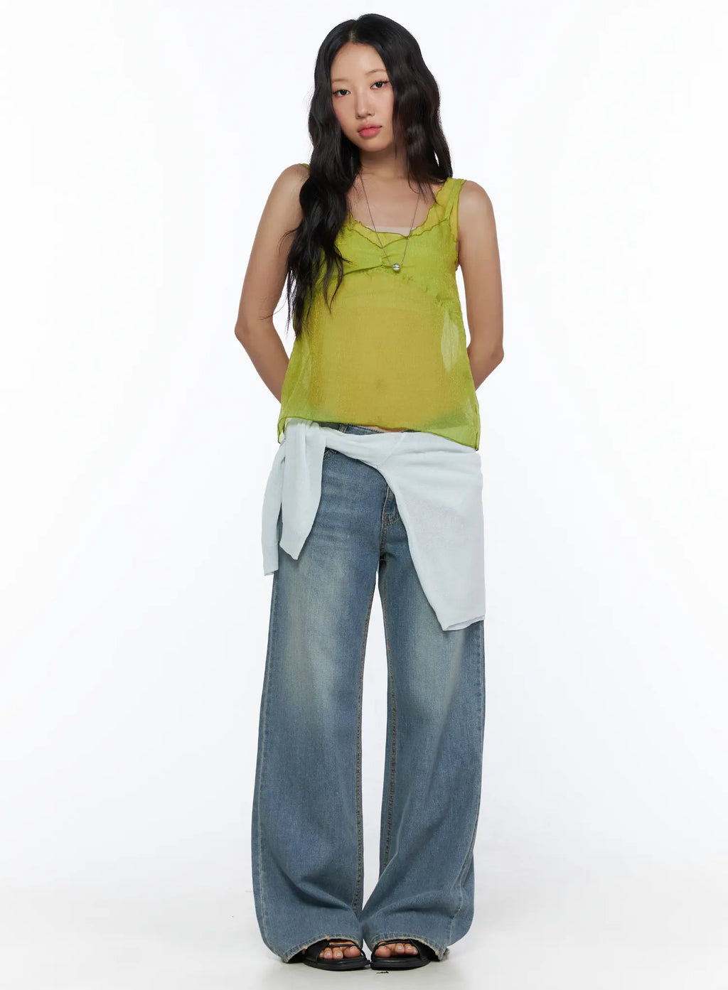 Beau Low-Rise Wide Jeans CL510