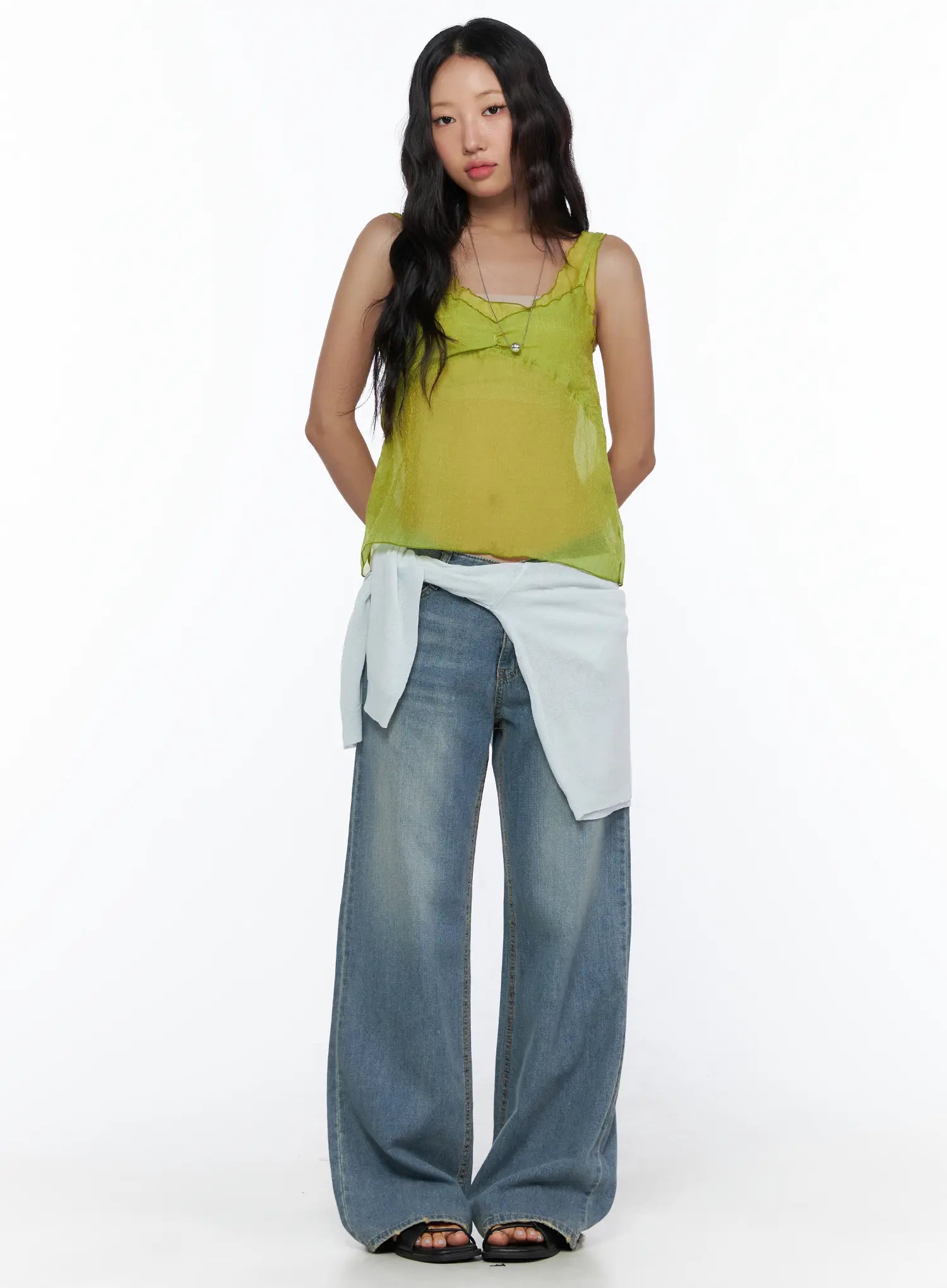 Beau Low-Rise Wide Jeans CL510