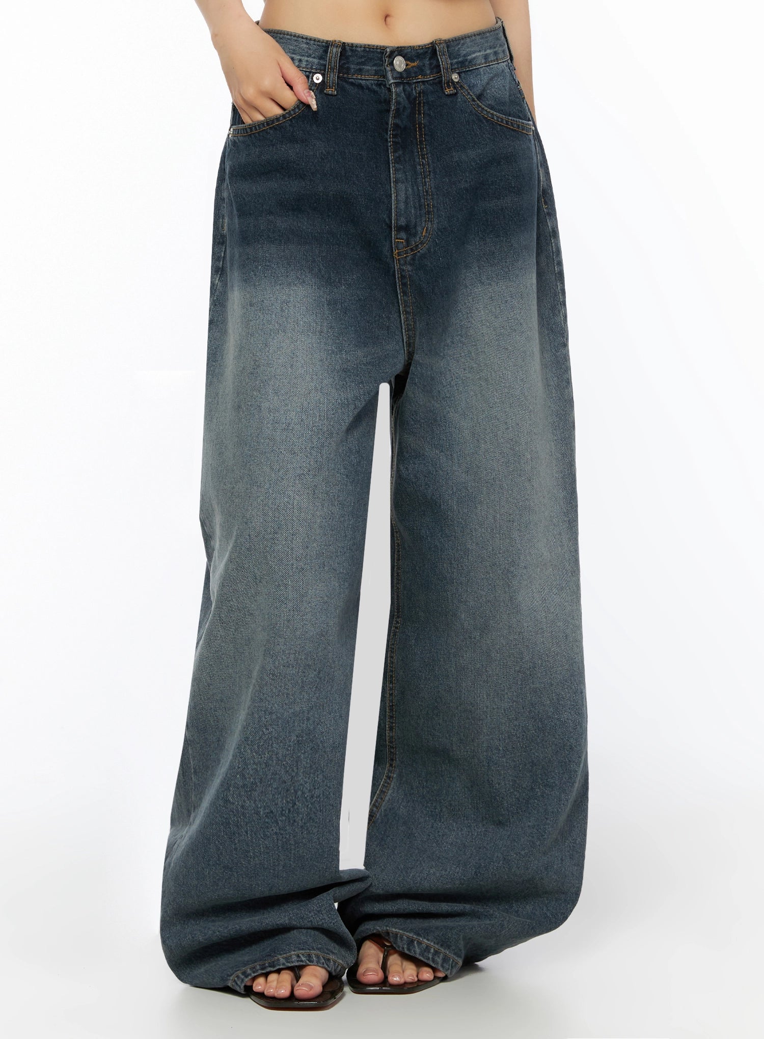 Greer Vintage Wash Baggy Jeans IL523