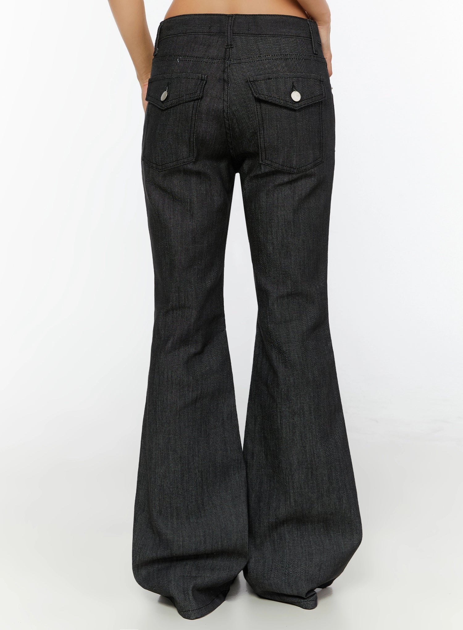 Hina No-Fade Bootcut Flared Jeans IL524